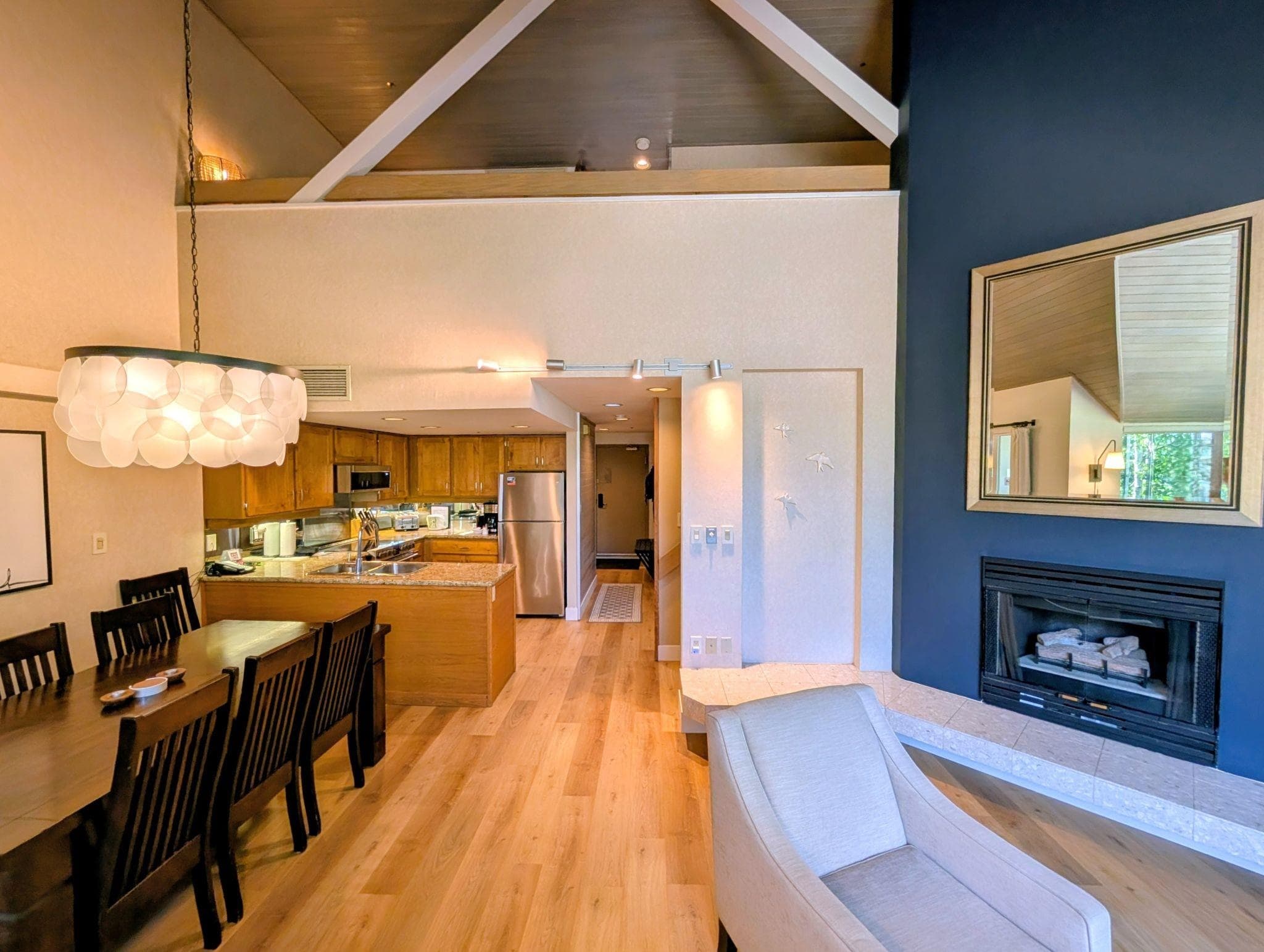 903(51) - 4293 Mountain Square, Whistler, V8E 1B8 — photo 3