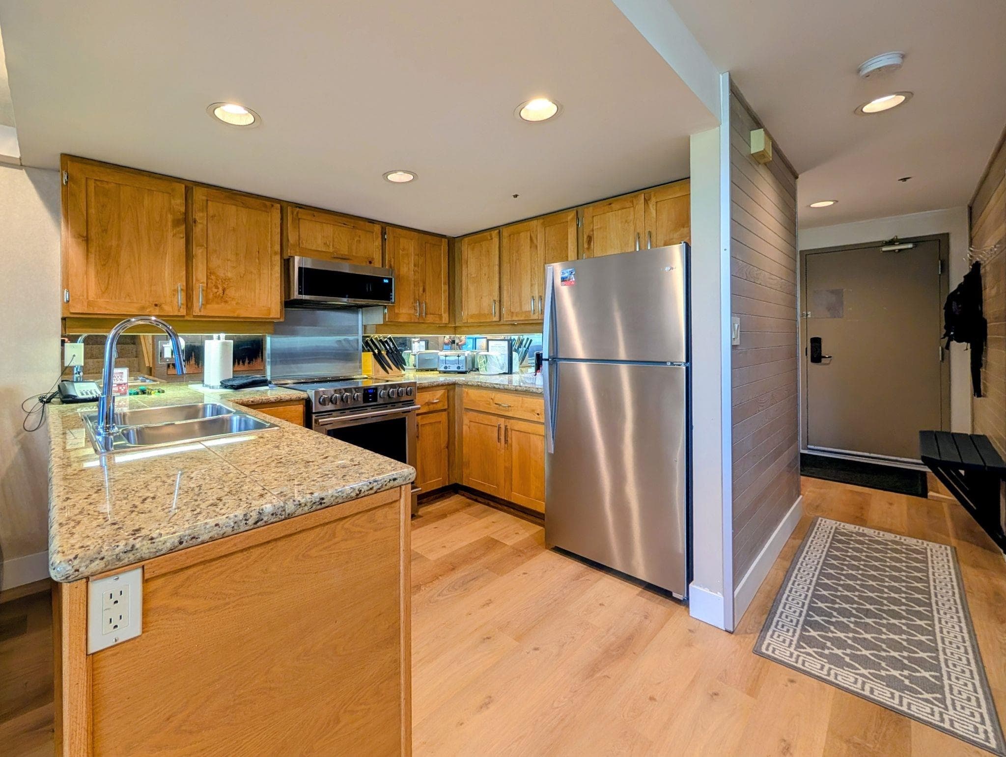 903(51) - 4293 Mountain Square, Whistler, V8E 1B8 — photo 4