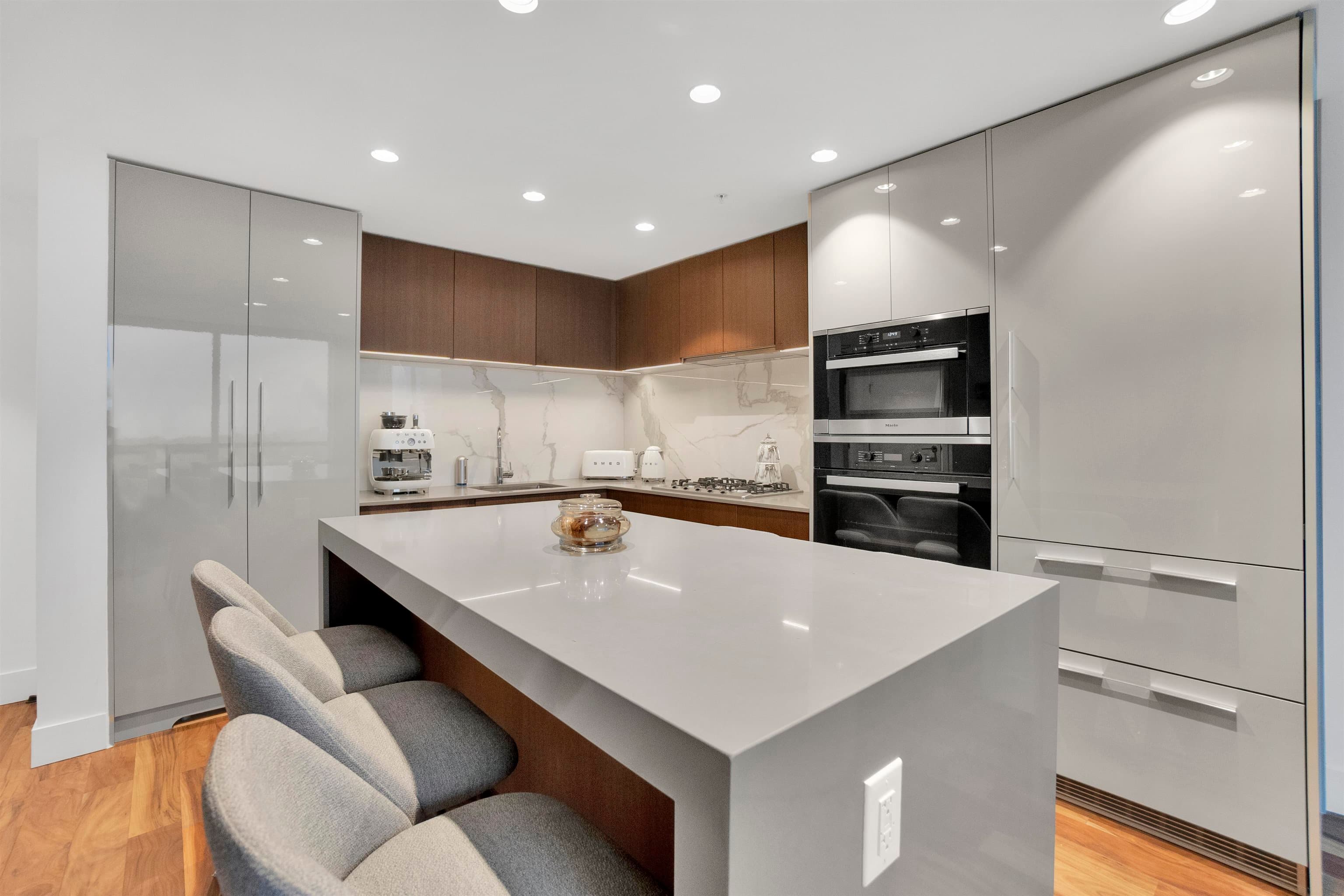 1302 - 1675 Lions Gate Lane, North Vancouver, V7P 0E3 — photo 3