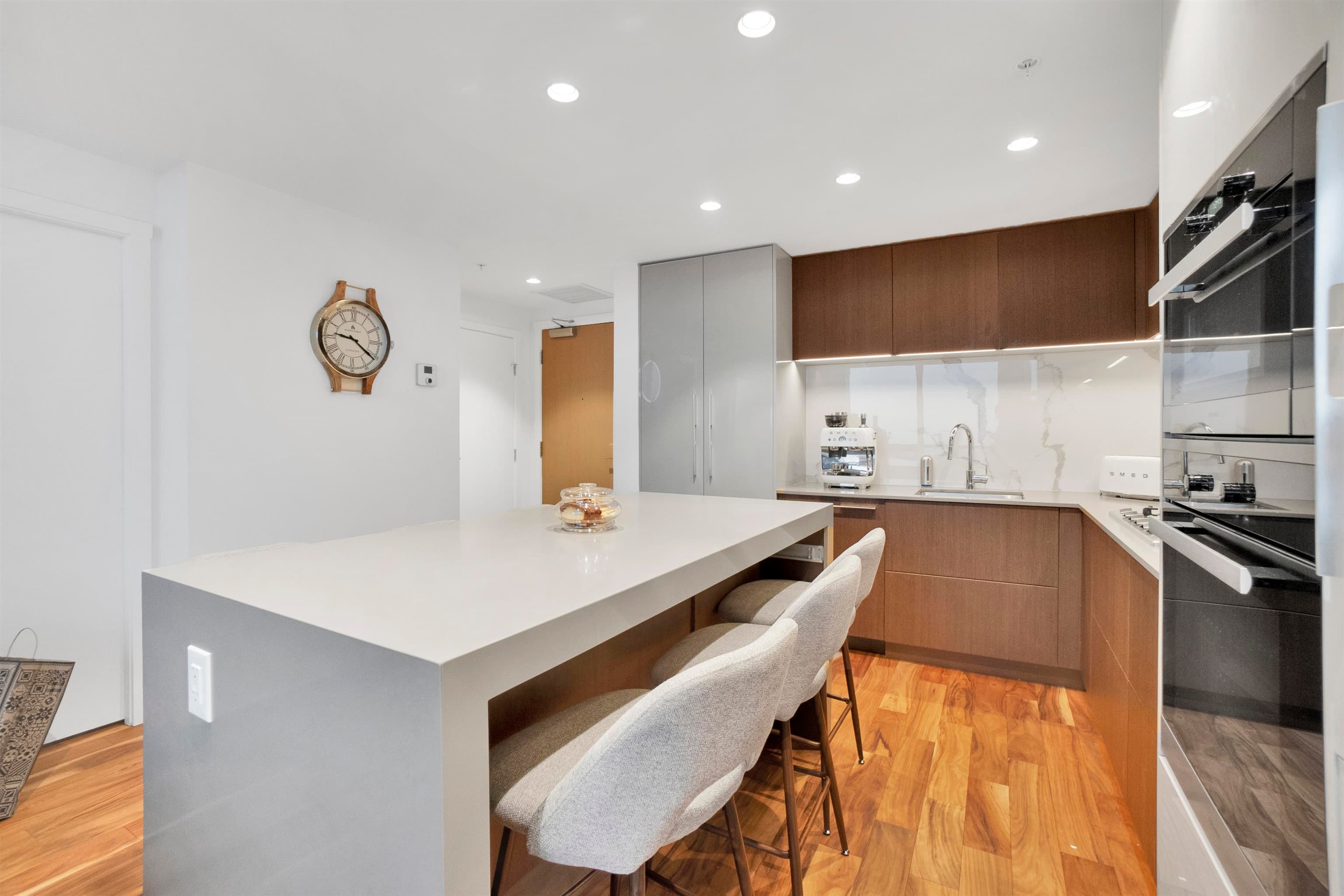 1302 - 1675 Lions Gate Lane, North Vancouver, V7P 0E3 — photo 5