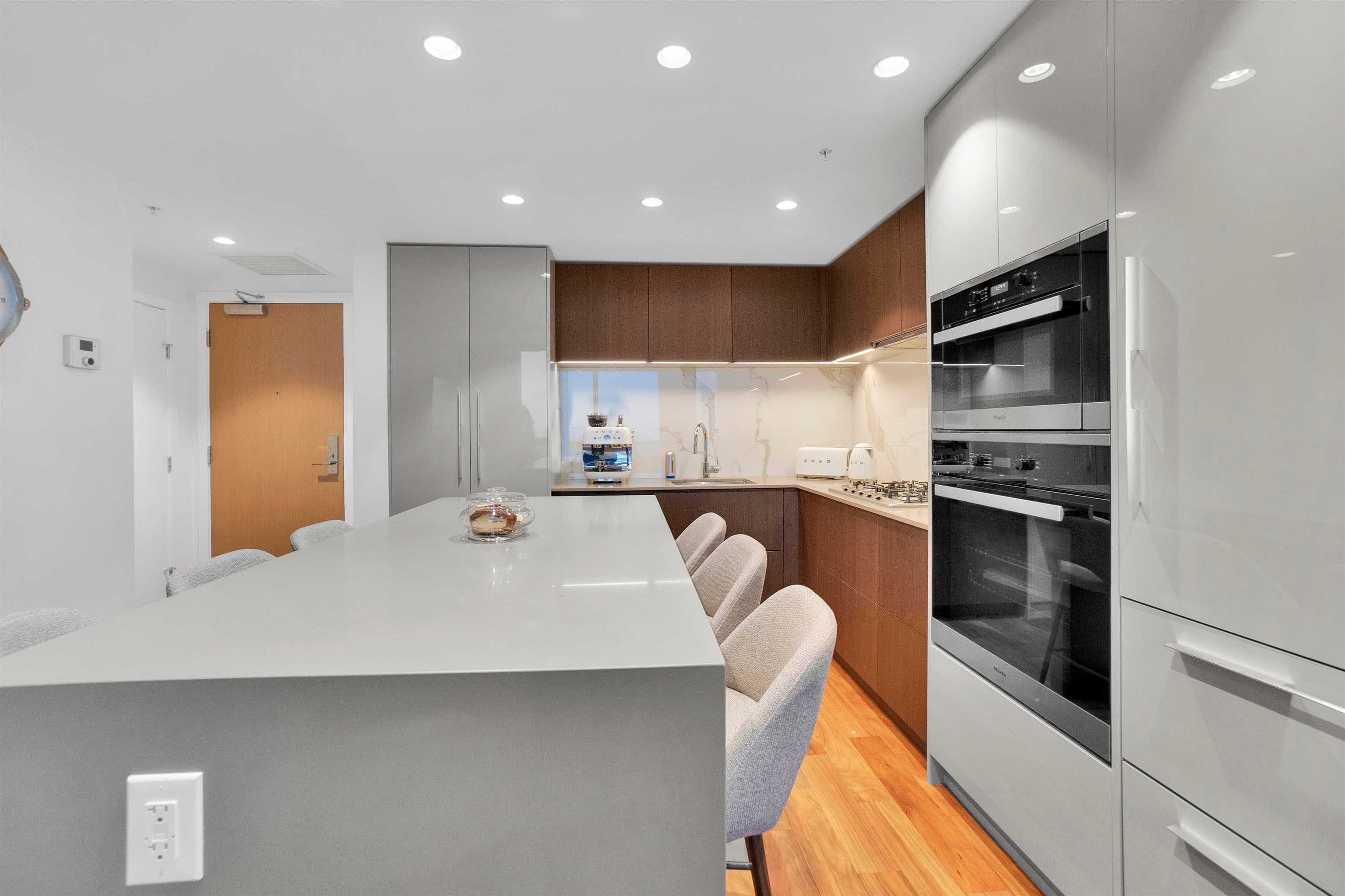 1302 - 1675 Lions Gate Lane, North Vancouver, V7P 0E3 — photo 4