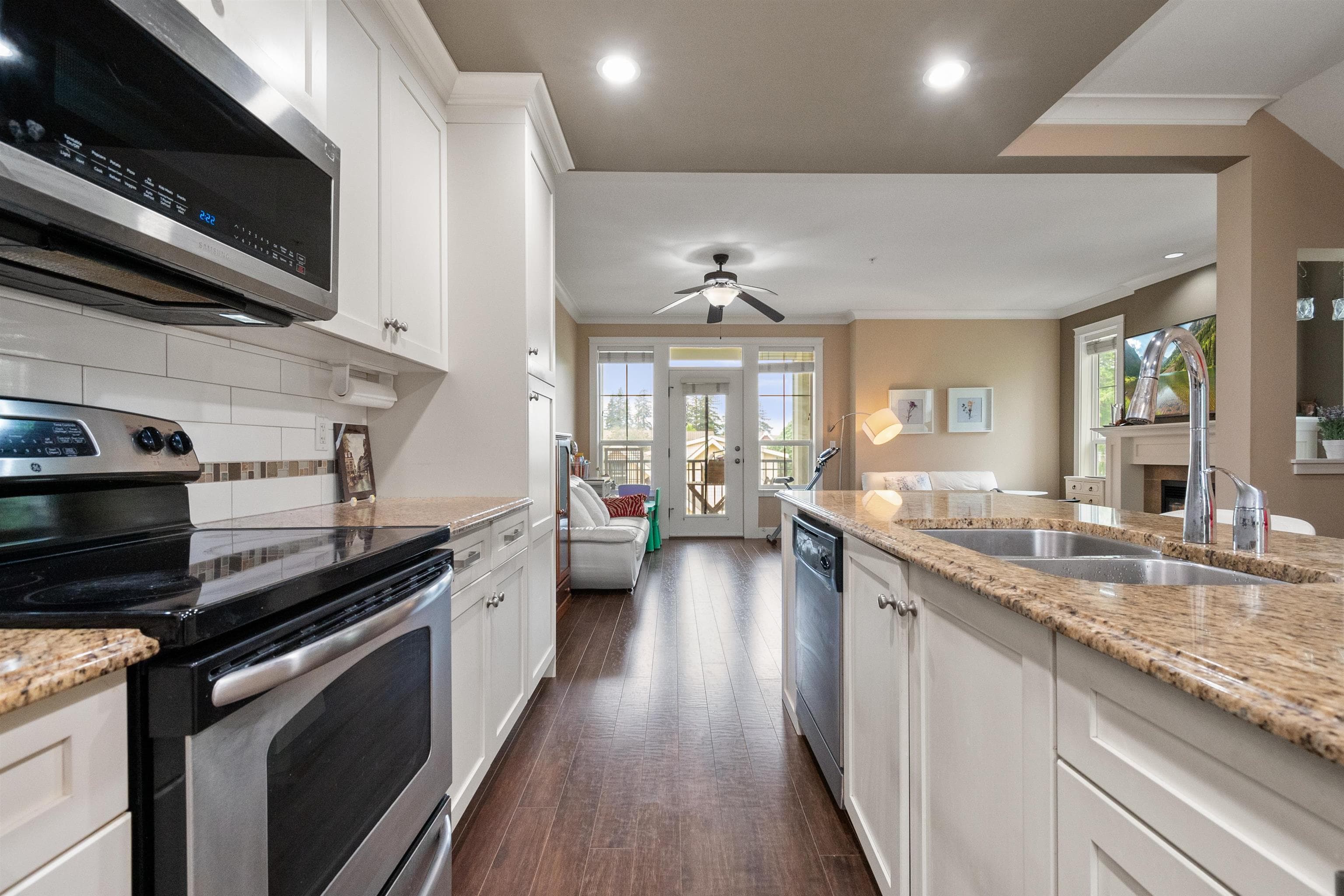 14 - 45290 Soowahlie Crescent, Chilliwack, V2R 0S6 — photo 1