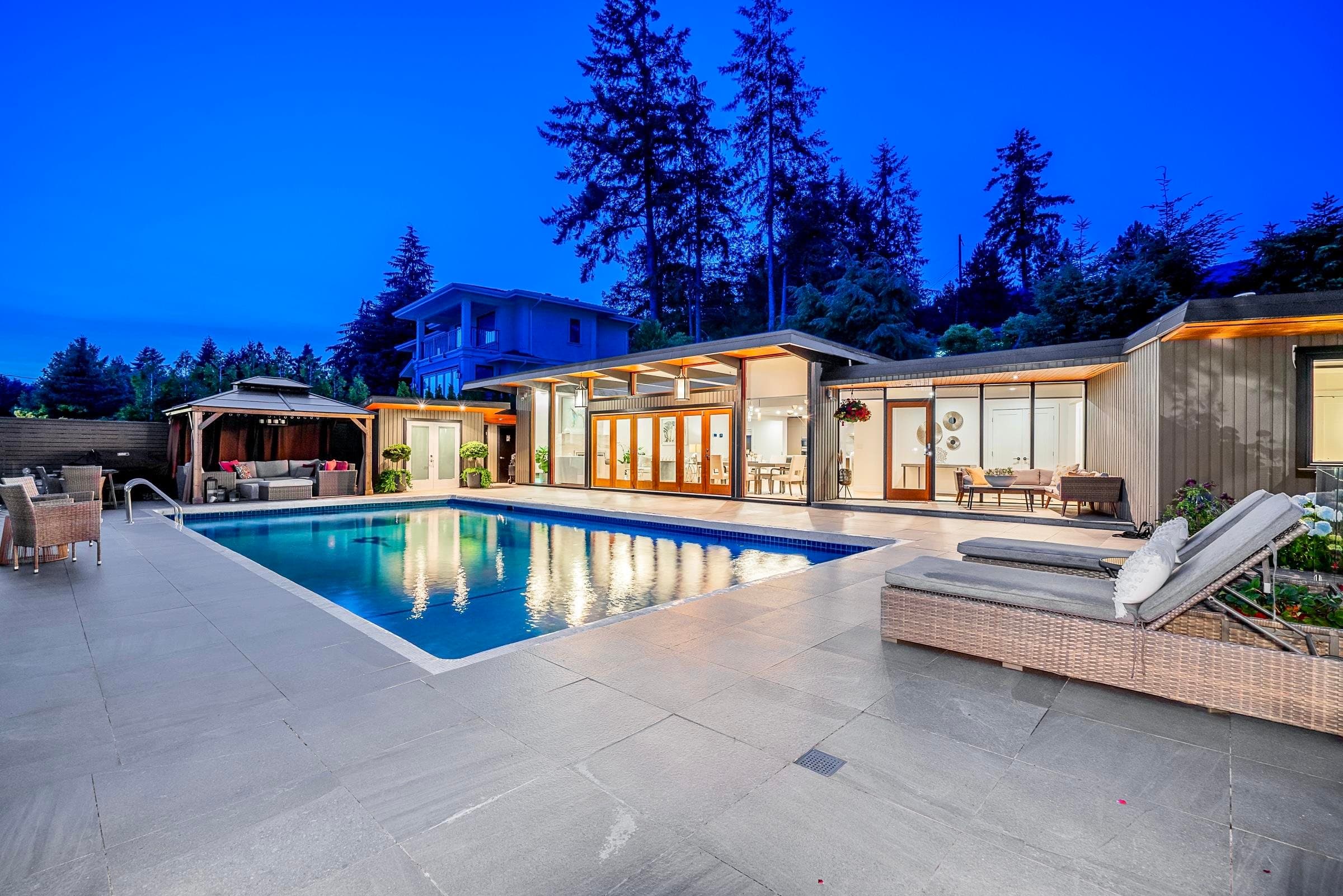 4125 Burkehill Place, West Vancouver, V7V 3M8 — photo 1