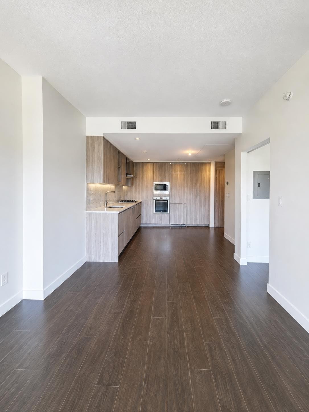 407 - 4720 Lougheed Highway, Burnaby, V5C 0M8 — photo 4