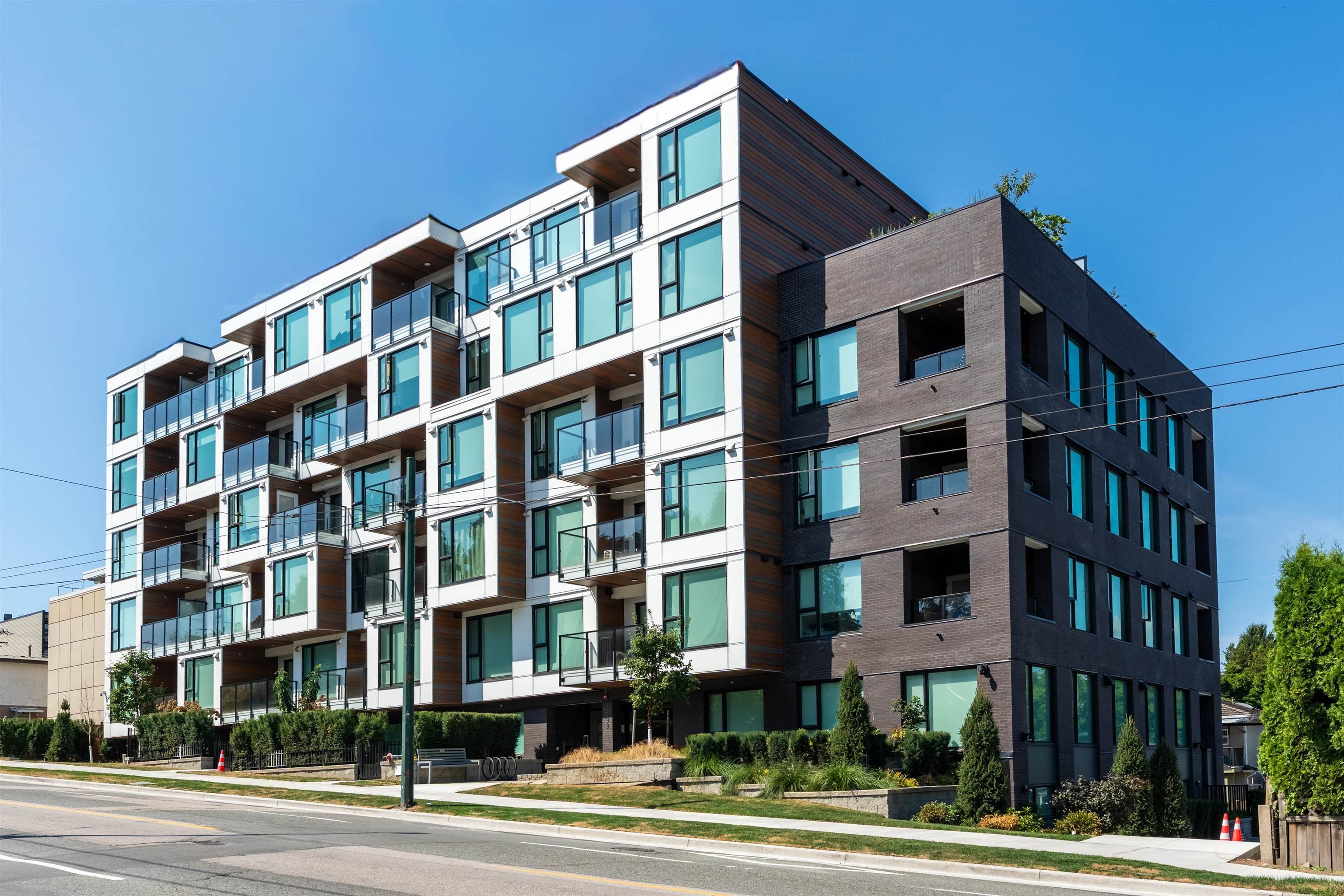 606 - 5399 Joyce Street, Vancouver, V5R 4H3 — photo 2