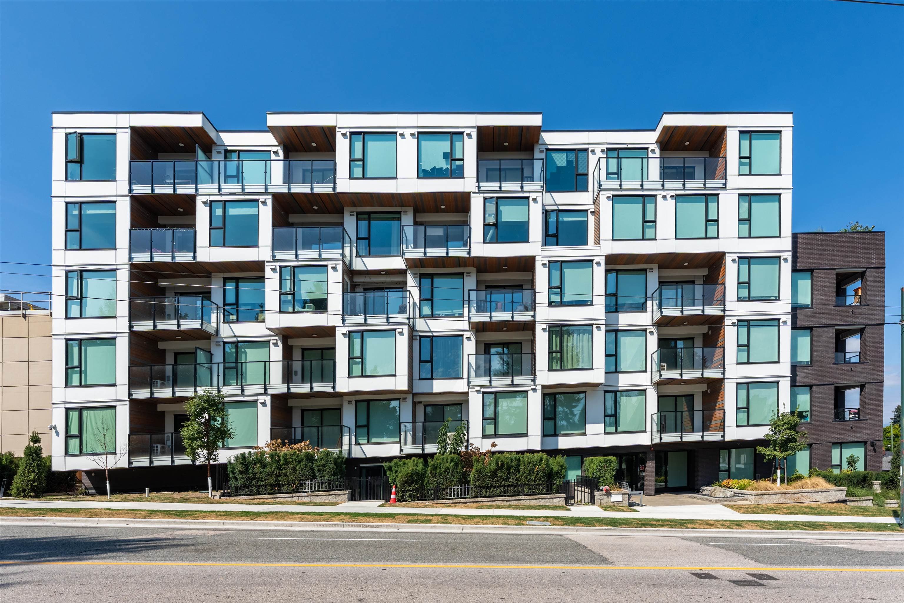 606 - 5399 Joyce Street, Vancouver, V5R 4H3 — photo 1
