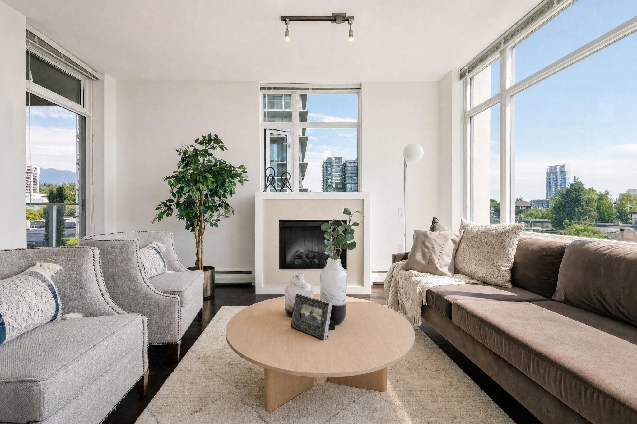 601 - 1320 Chesterfield Avenue, North Vancouver, V7M 0A6 — photo 4