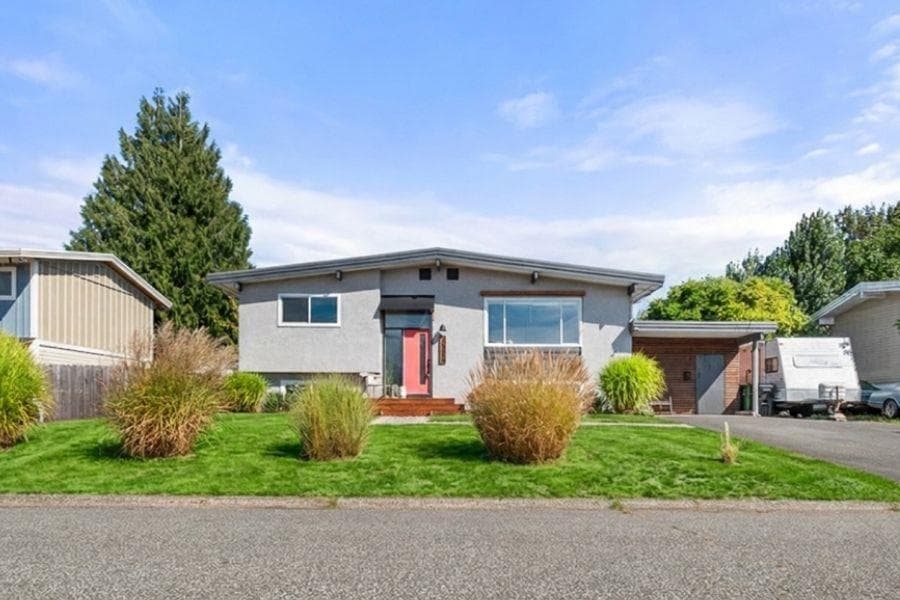 10336 Grant Street, Chilliwack, V2P 5X3 — photo 1