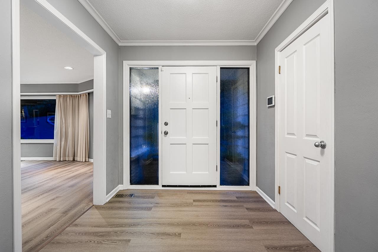 4740 Rutland Road, West Vancouver, V7W 1G7 — photo 3