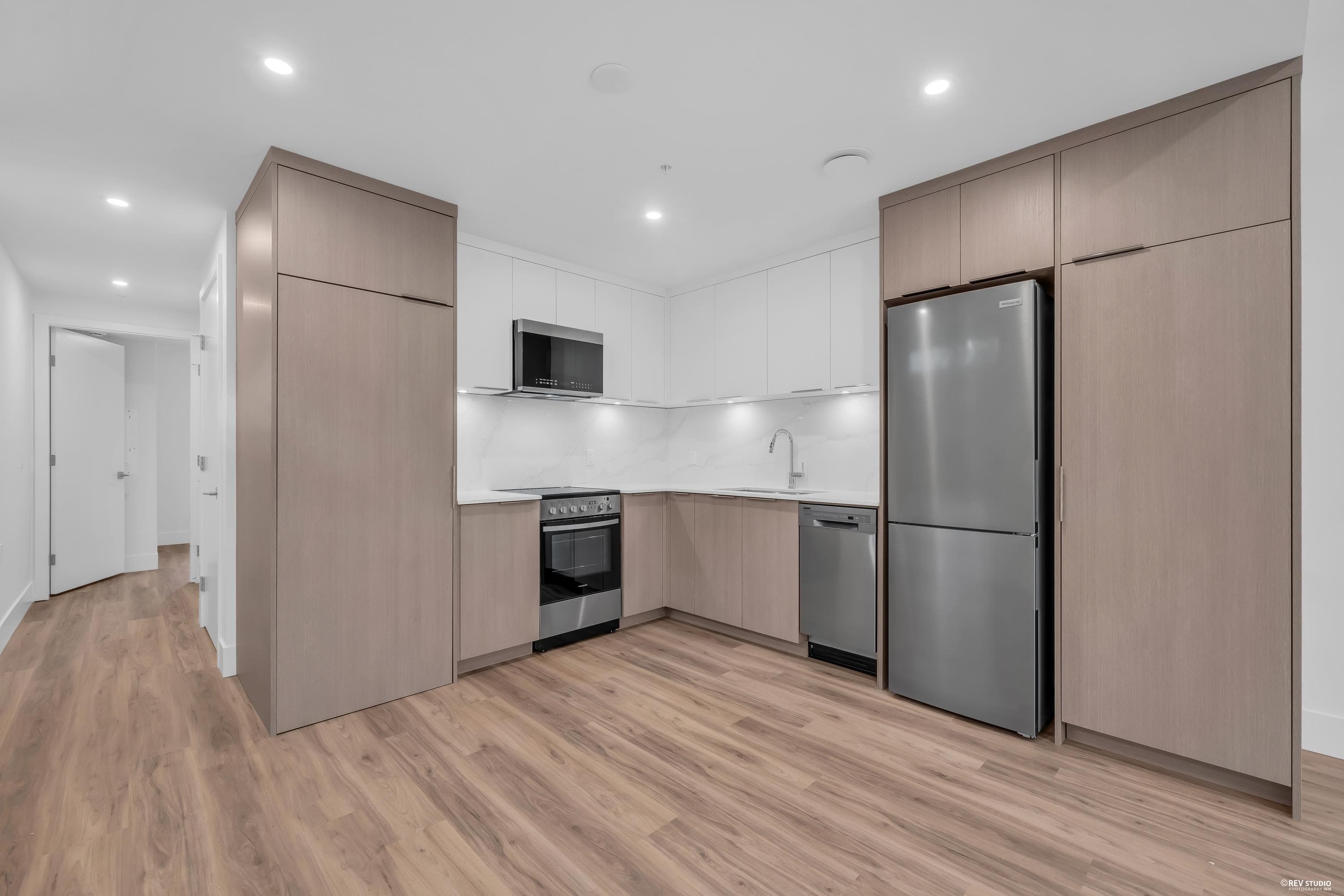 1726 Templeton Drive, Vancouver, V5N 0K2 — photo 2