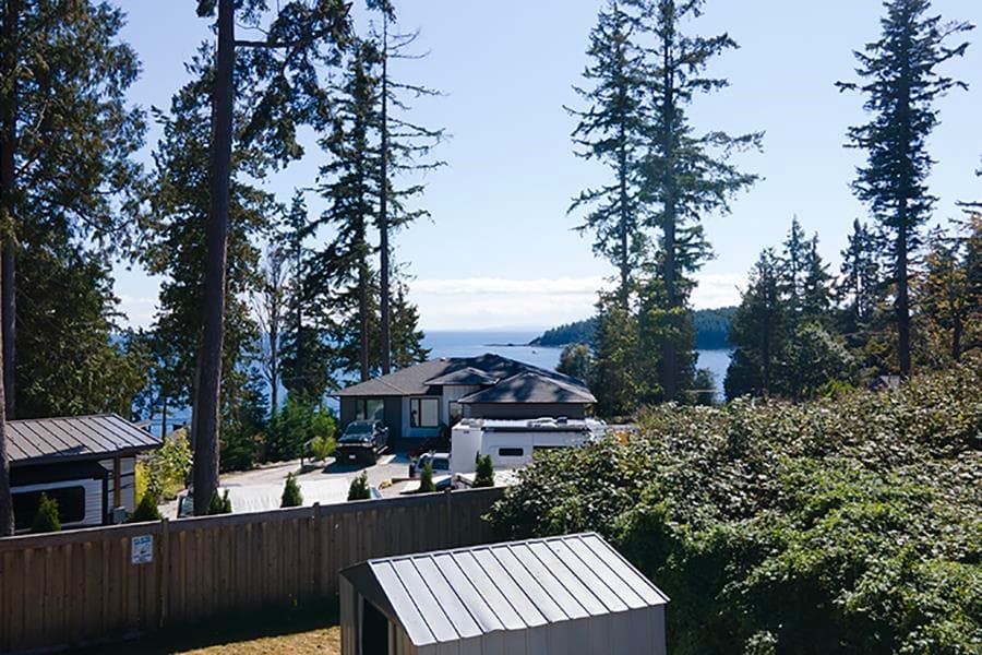 6173 Bligh Road, Sechelt, V7Z 0M1 — photo 1