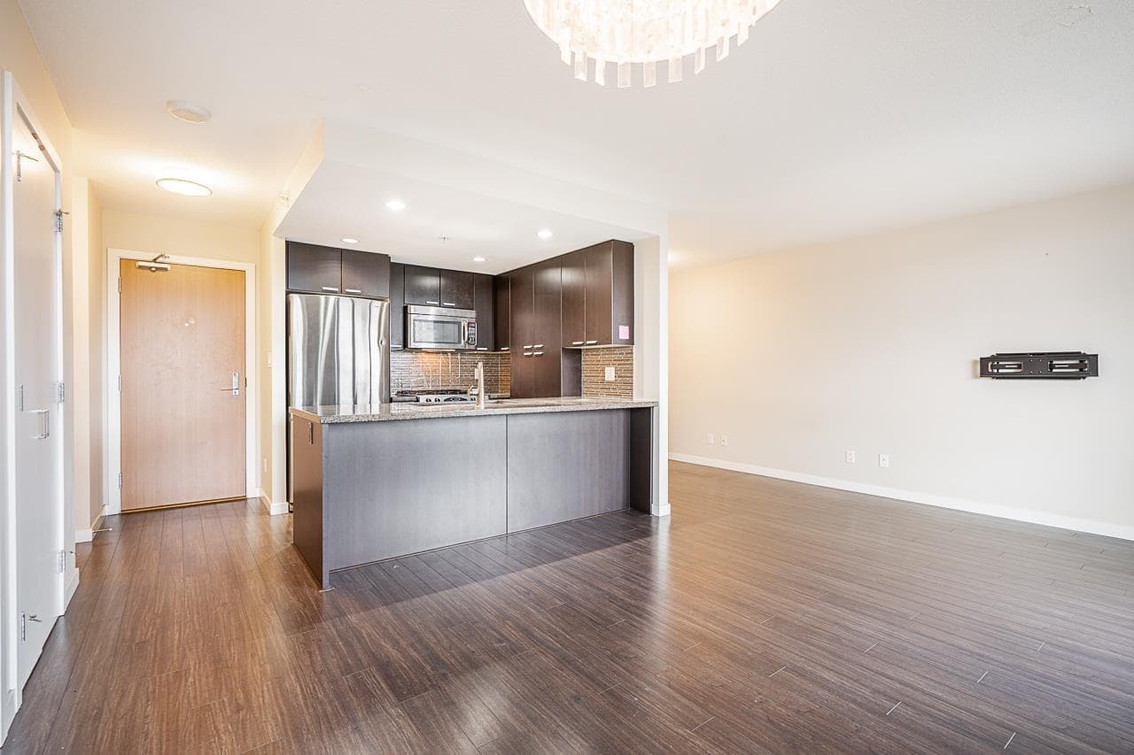 1705 - 2232 Douglas Road, Burnaby, V5C 0G9 — photo 1