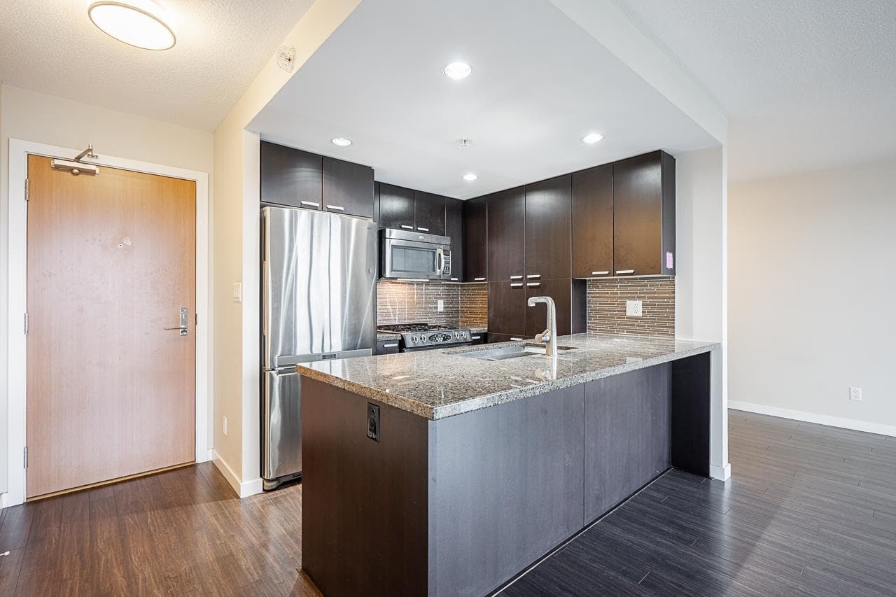1705 - 2232 Douglas Road, Burnaby, V5C 0G9 — photo 4