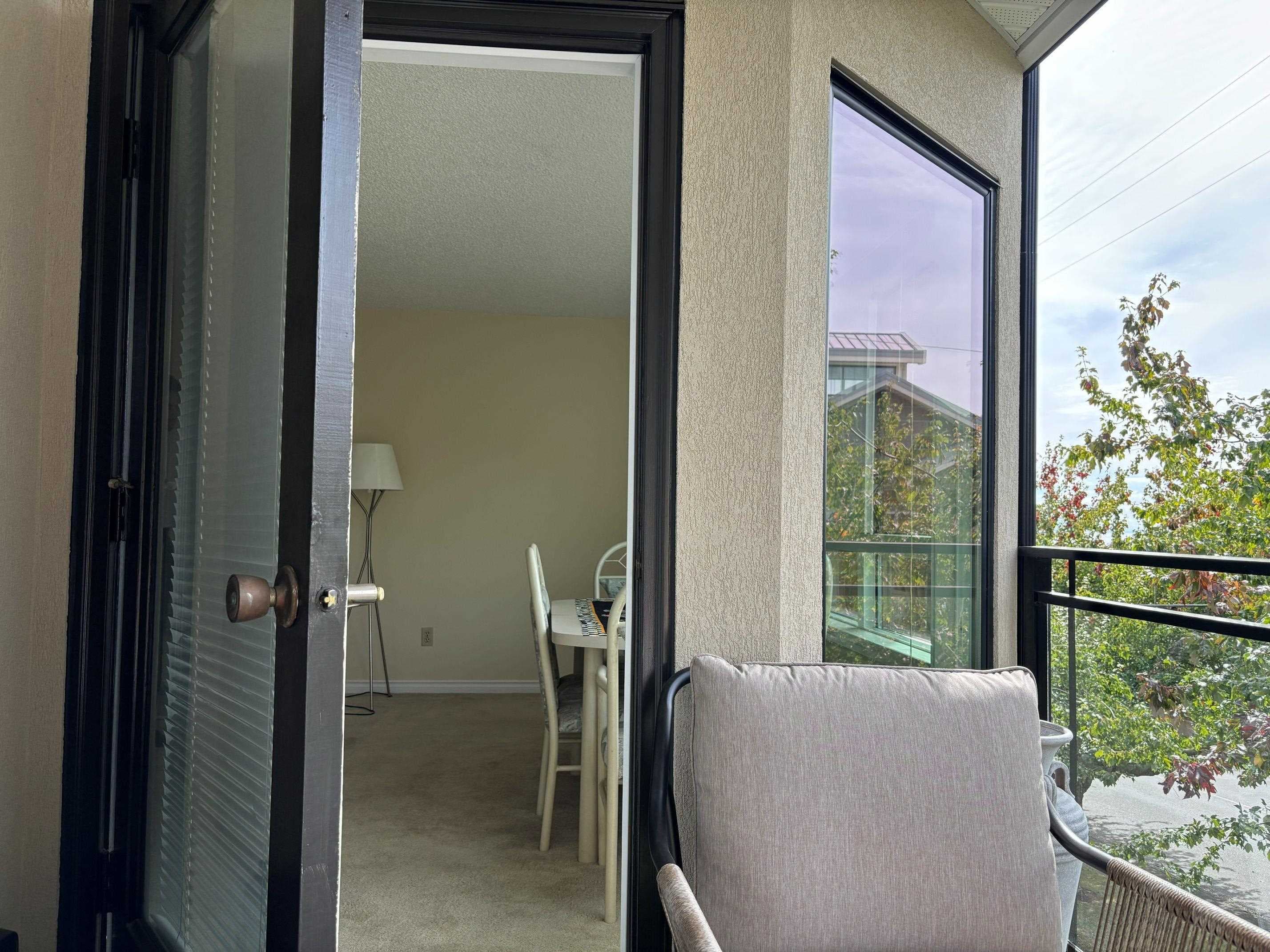 301 - 1280 Fir Street, White Rock, V4B 4B1 — photo 5
