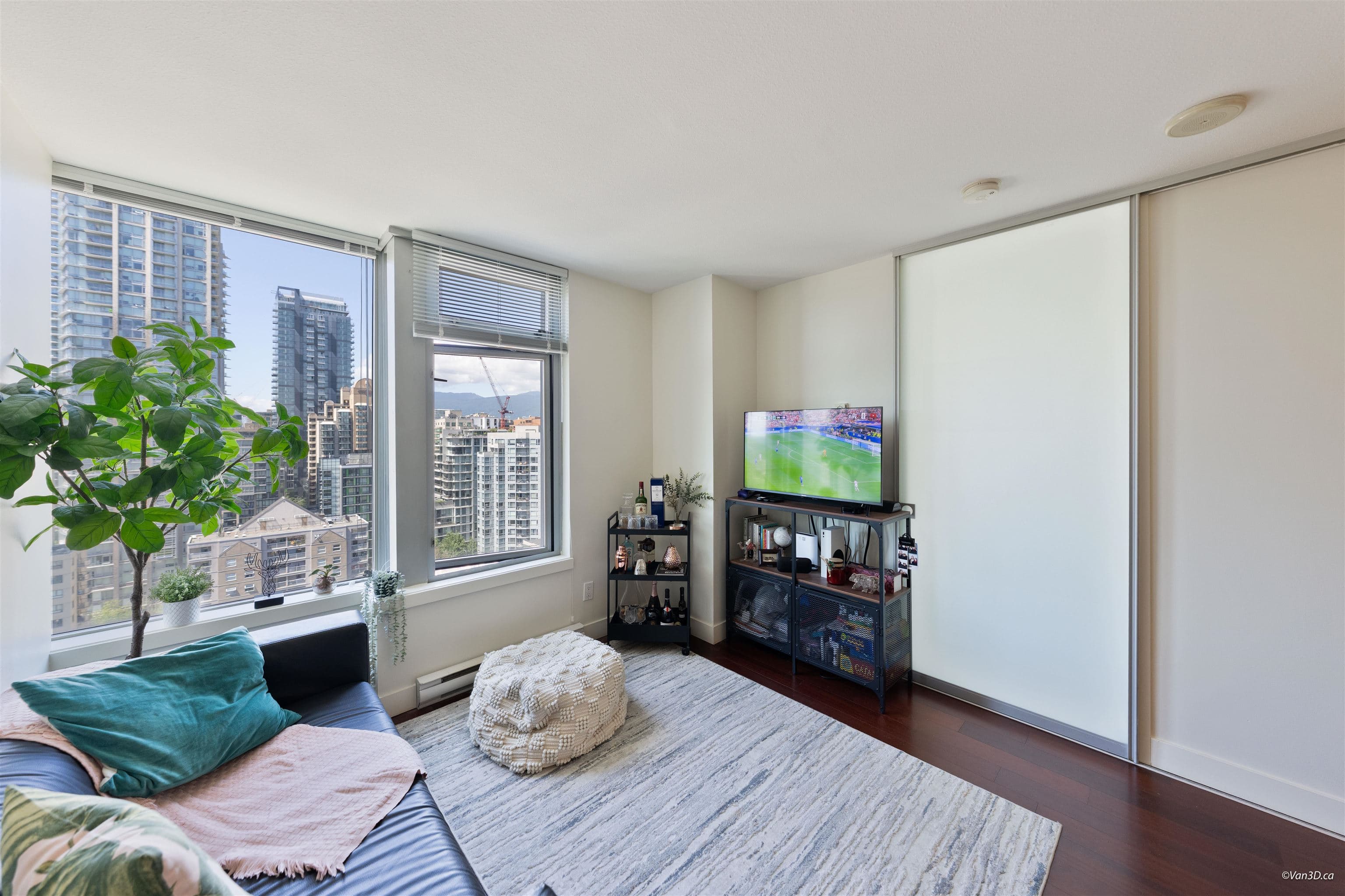 2204 - 1255 Seymour Street, Vancouver, V6B 0H1 — photo 4