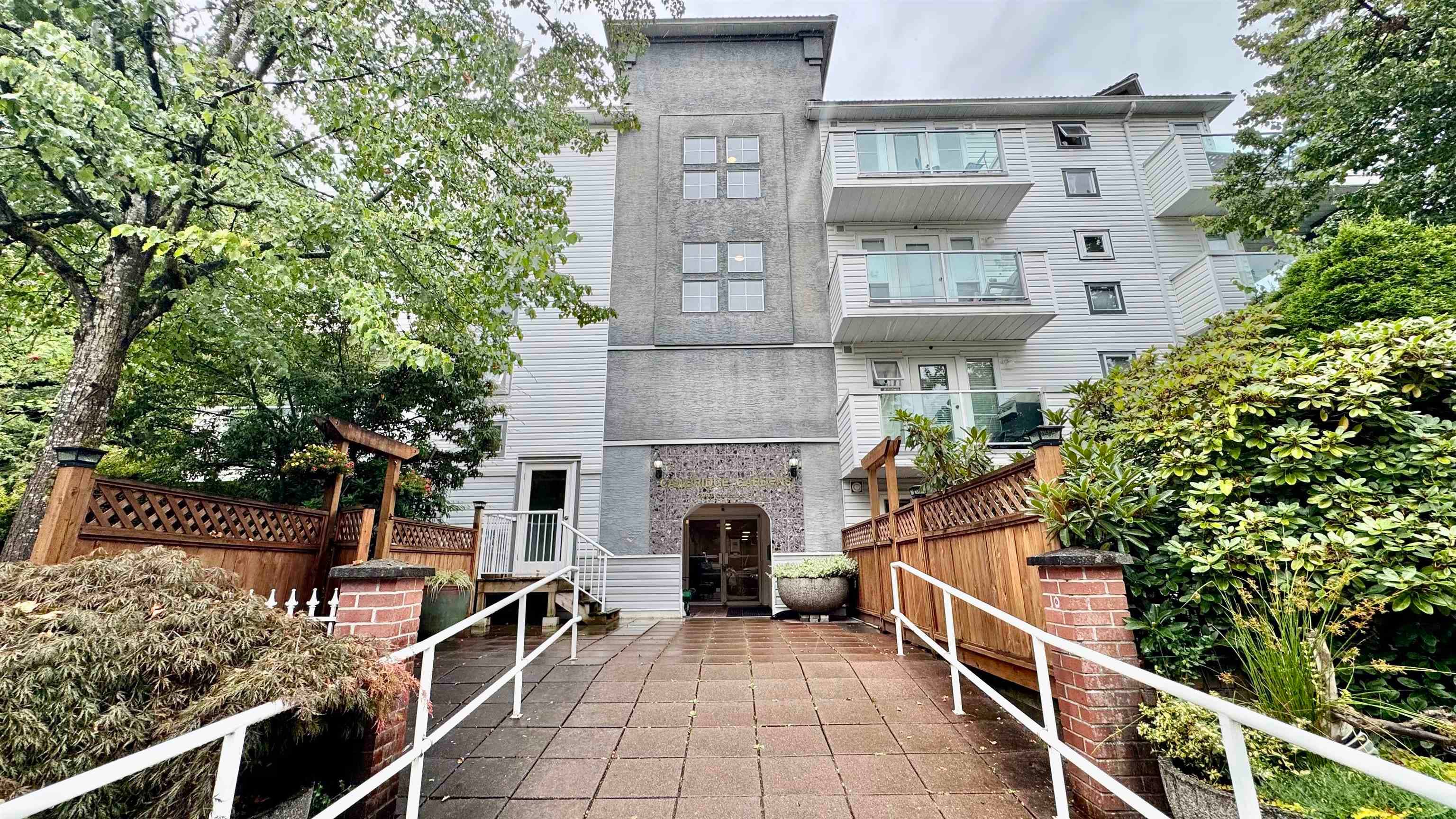 403 - 2983 Cambridge Street, Port Coquitlam, V3B 7N7 — photo 1