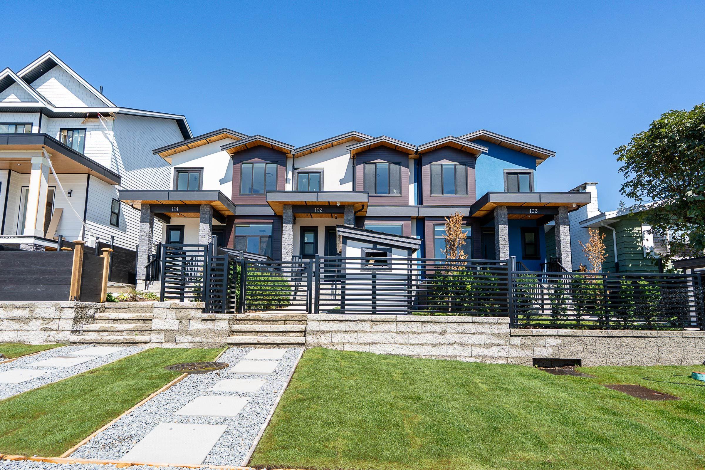 101 - 1149 Dansey Avenue, Coquitlam, V3K 3H5 — photo 1