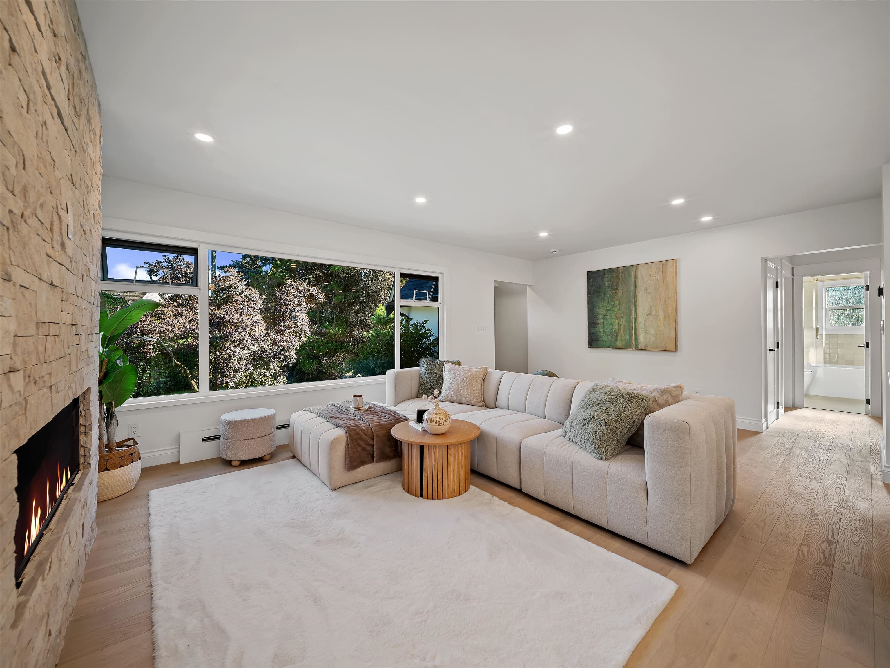 3975 Highland Boulevard, North Vancouver, V7R 2Y7 — photo 2