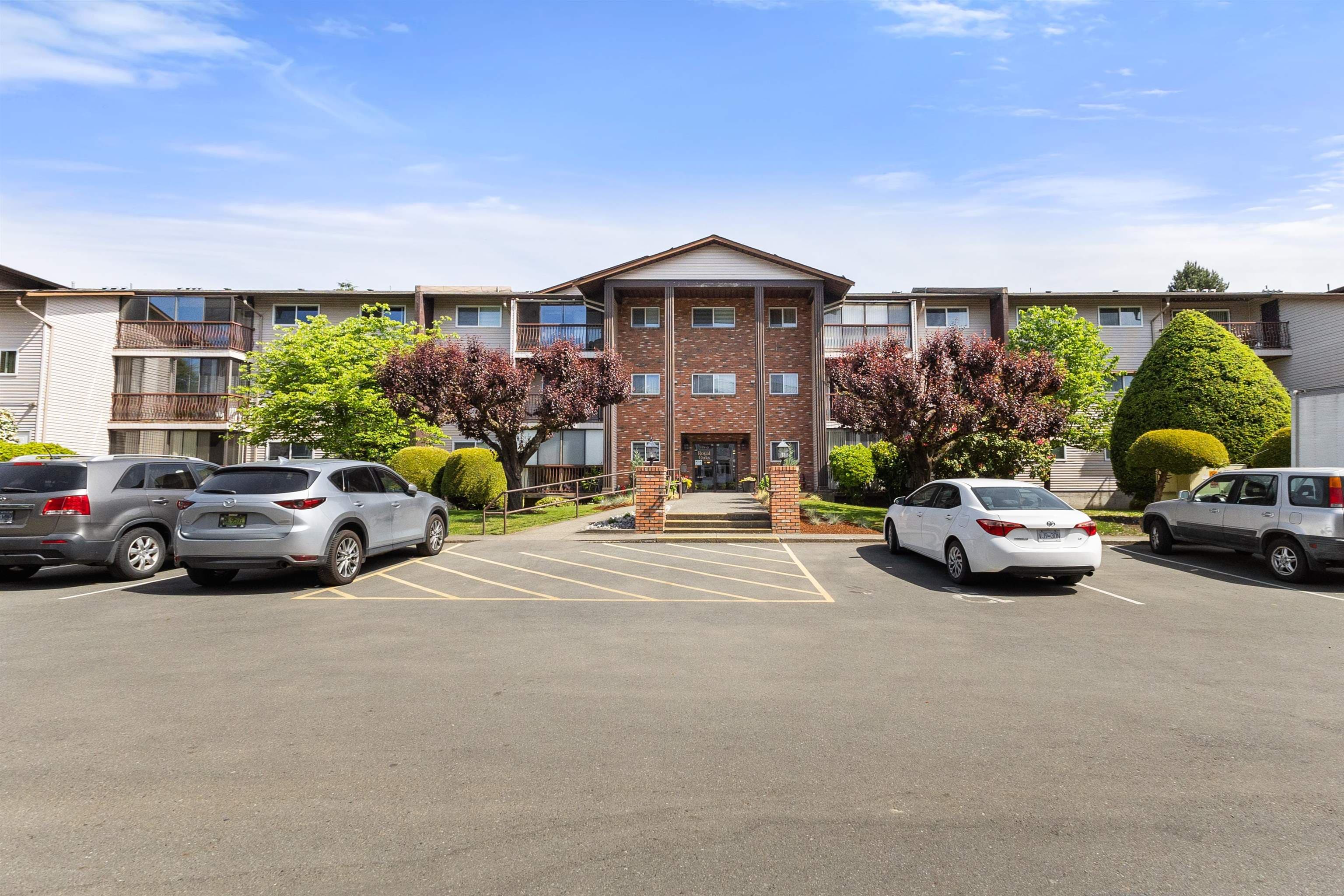 102 - 32910 Amicus Place, Abbotsford, V2S 6G9 — photo 1