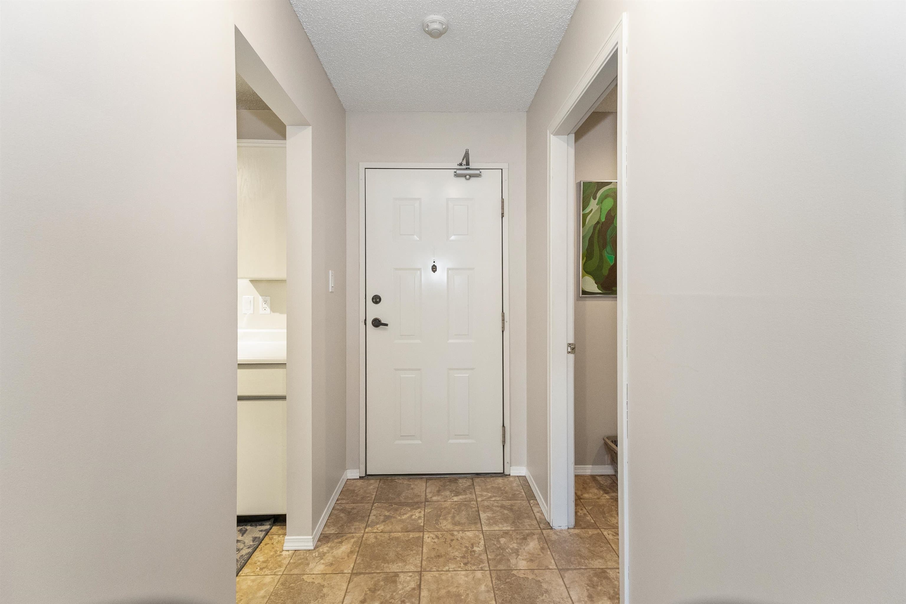 102 - 32910 Amicus Place, Abbotsford, V2S 6G9 — photo 4