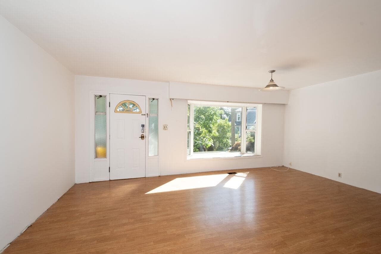 1777 E 4th Avenue, Vancouver, V5N 1J9 — photo 2