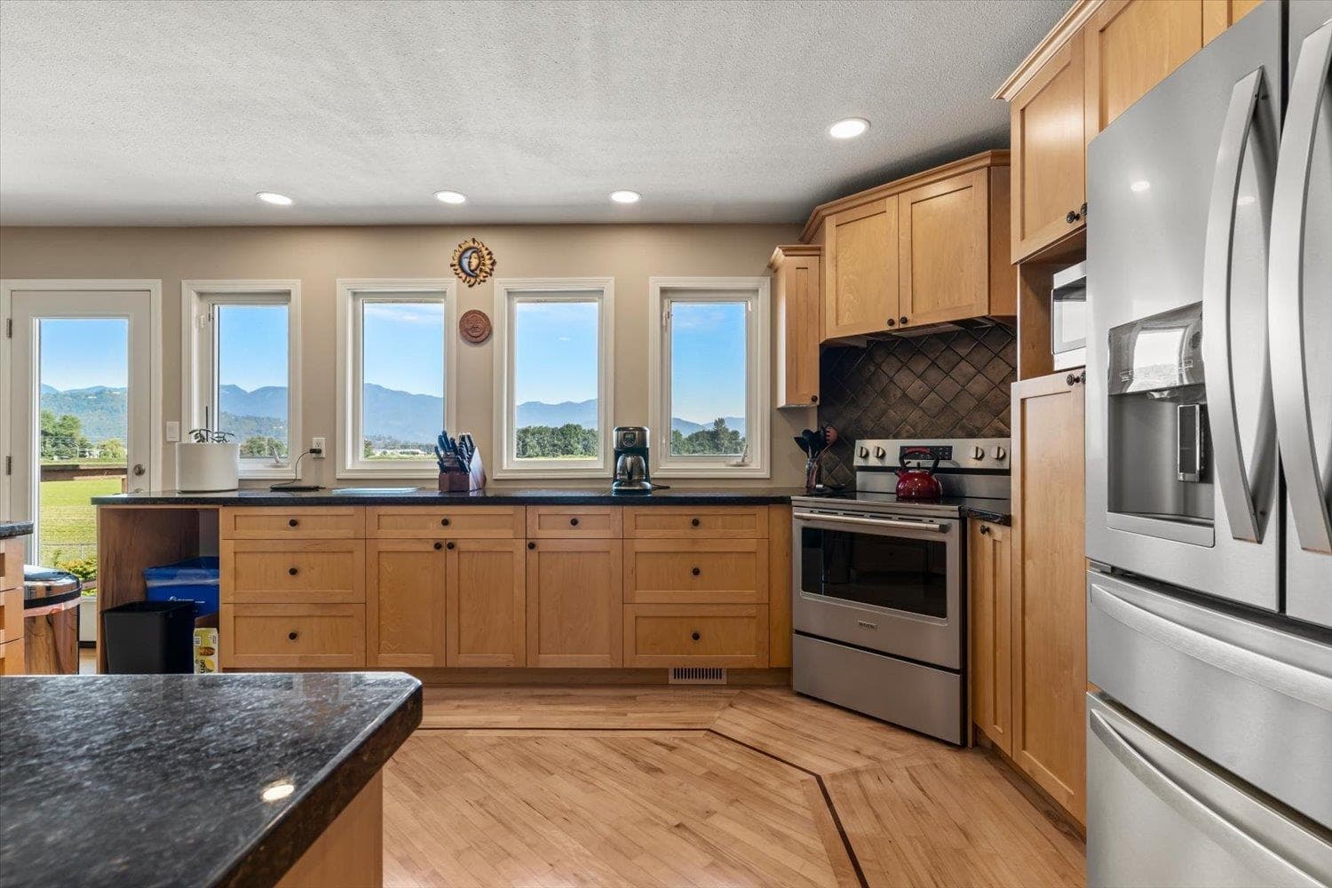 45199 Stevenson Road, Chilliwack, V2R 1L9 — photo 4