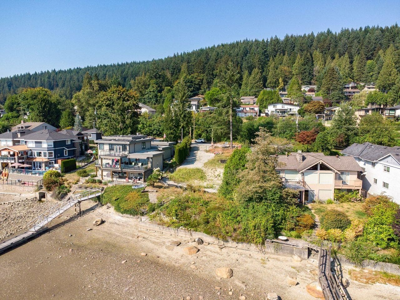 668 Alderside Road, Port Moody, V3H 3A5 — photo 4