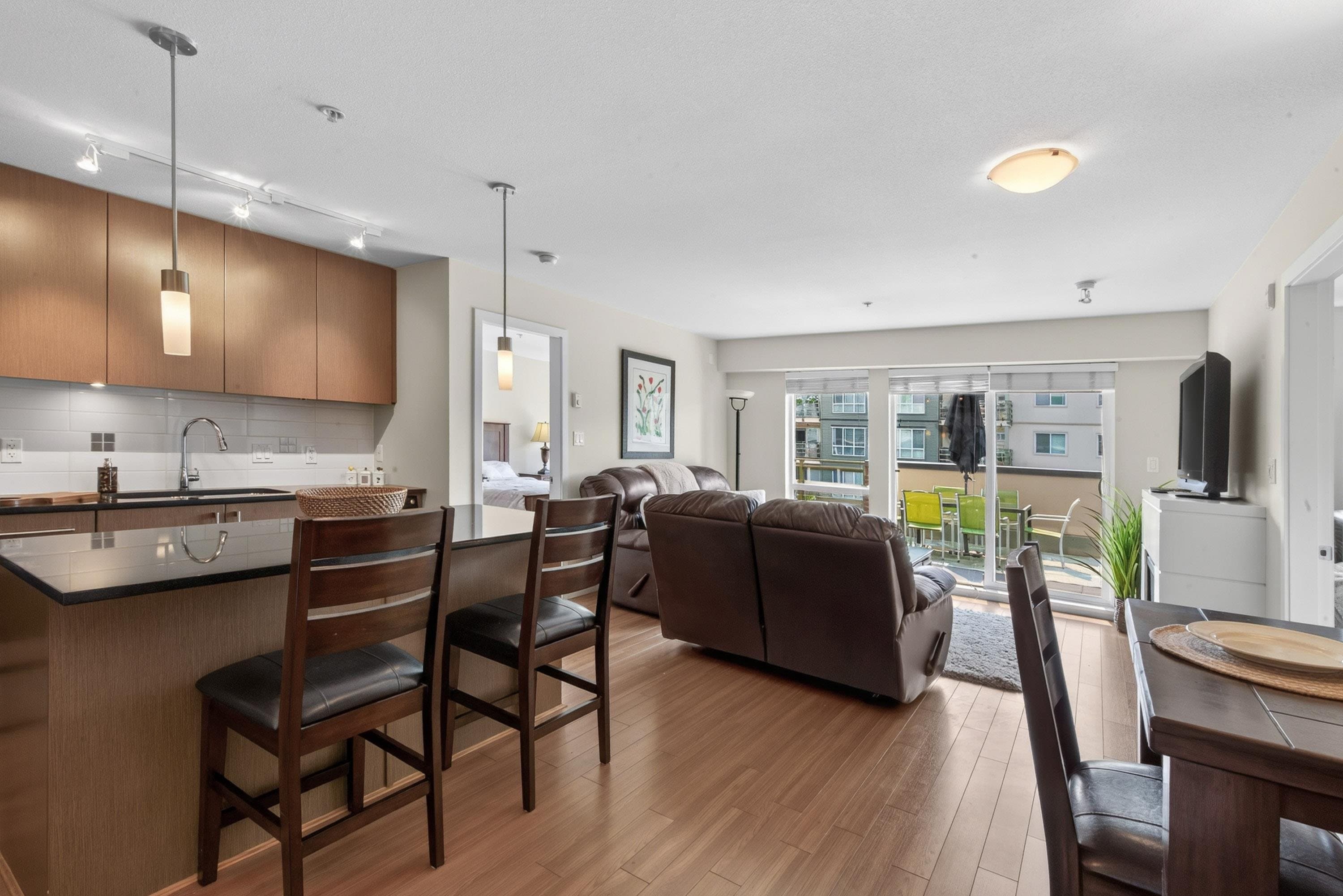 221 - 15745 Croydon Drive, Surrey, V3Z 2L5 — photo 2