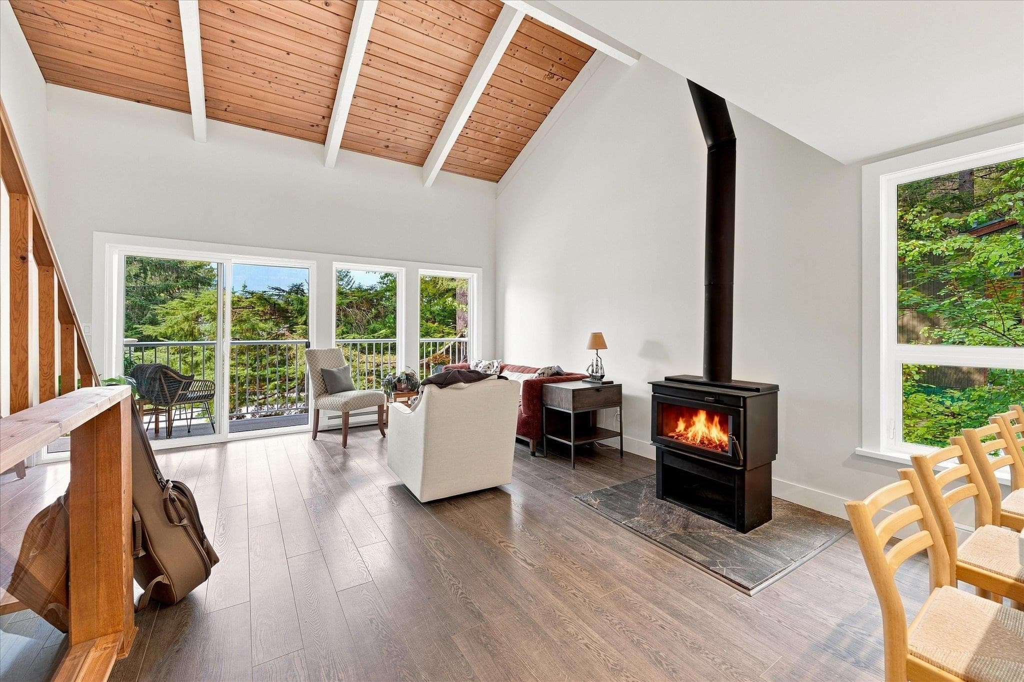 3015 Alpine Crescent, Whistler, V8E 0B8 — photo 2