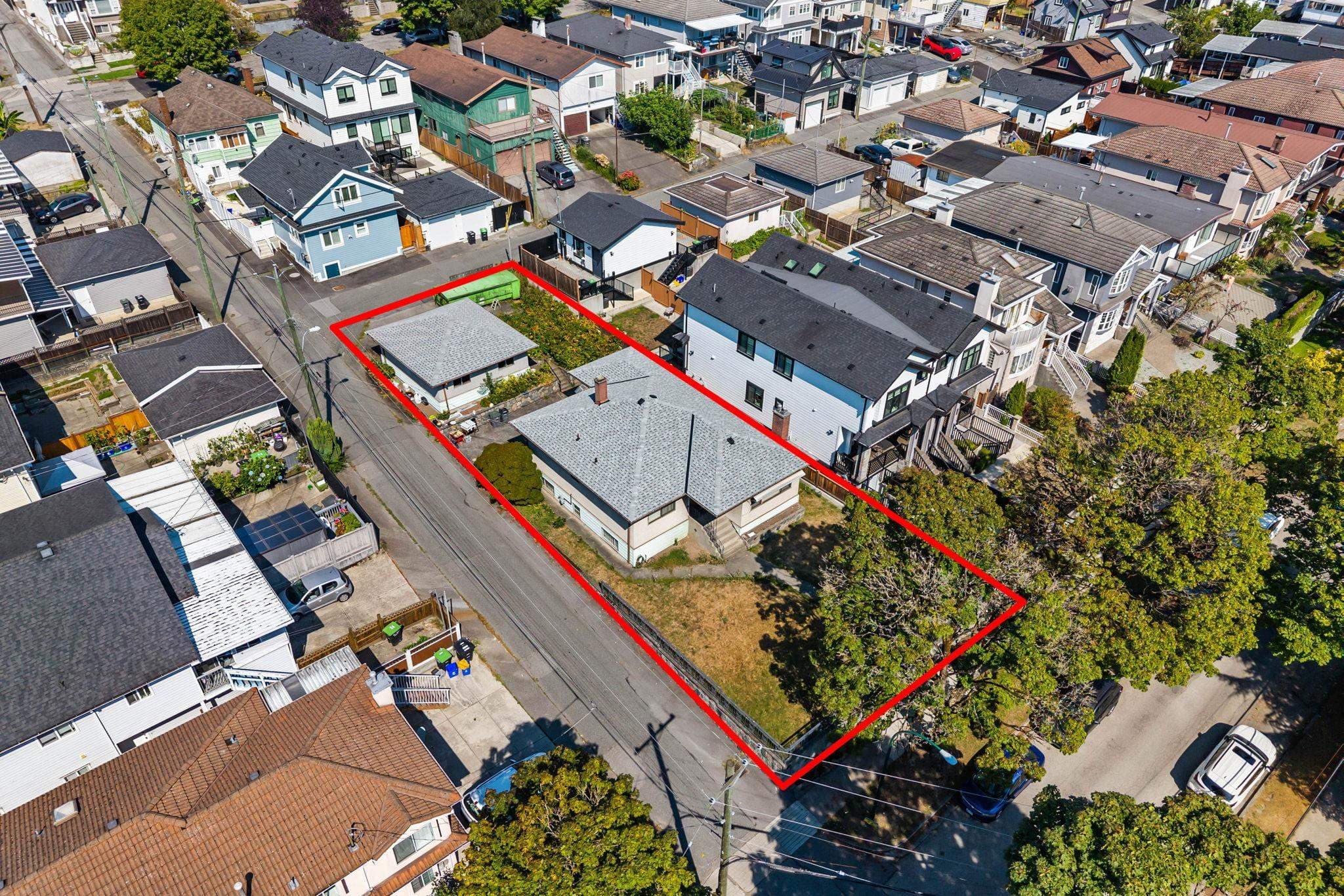 715 E 63rd Avenue, Vancouver, V5X 2K6 — photo 1