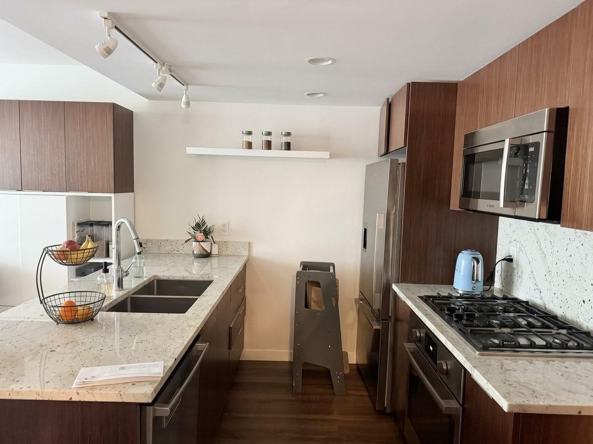 8XX - 8699 Hazelbridge Way, Richmond, V6X 0T4 — photo 3