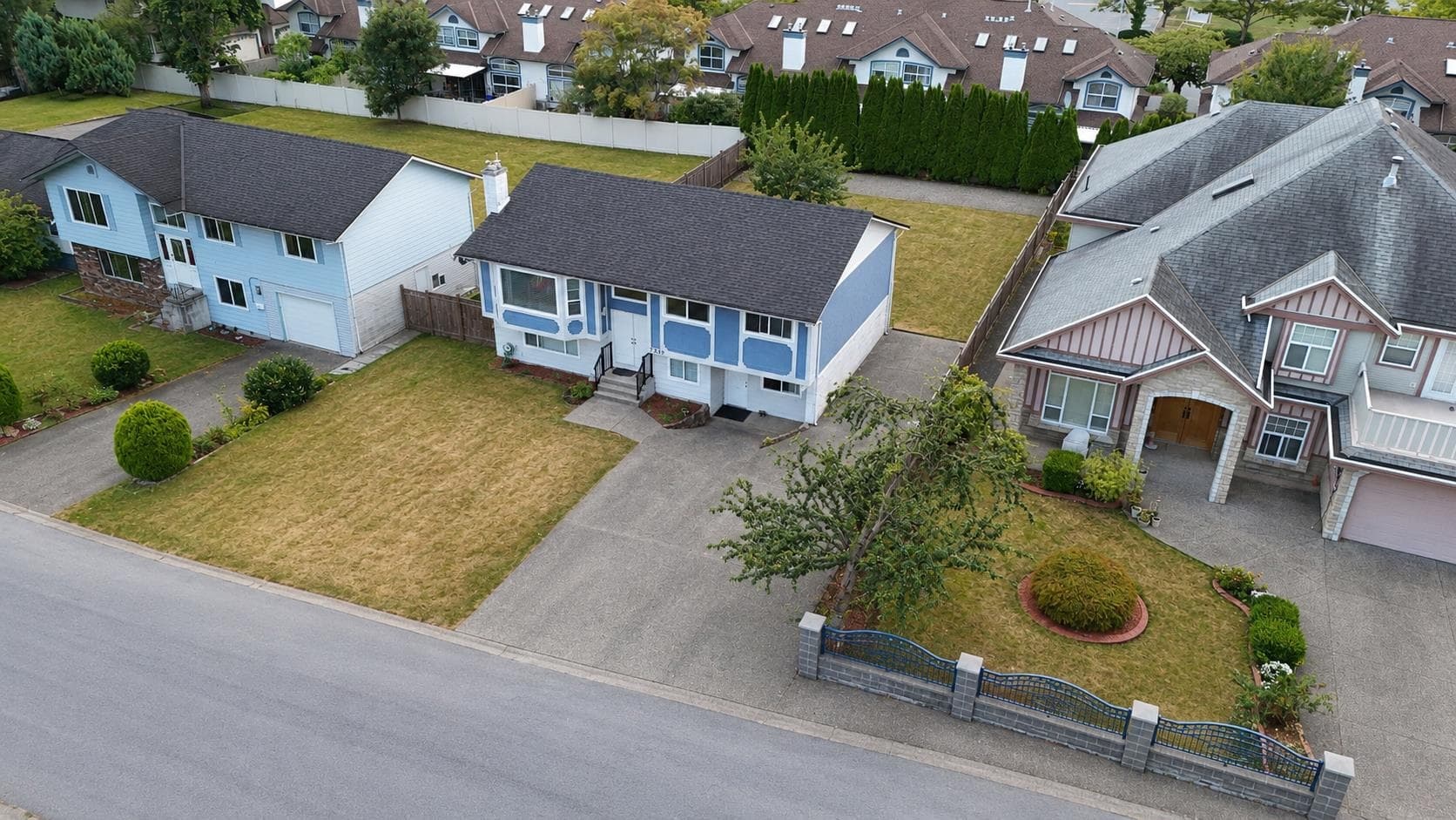 7339 122a Street, Surrey, V3W 3T2 — photo 2