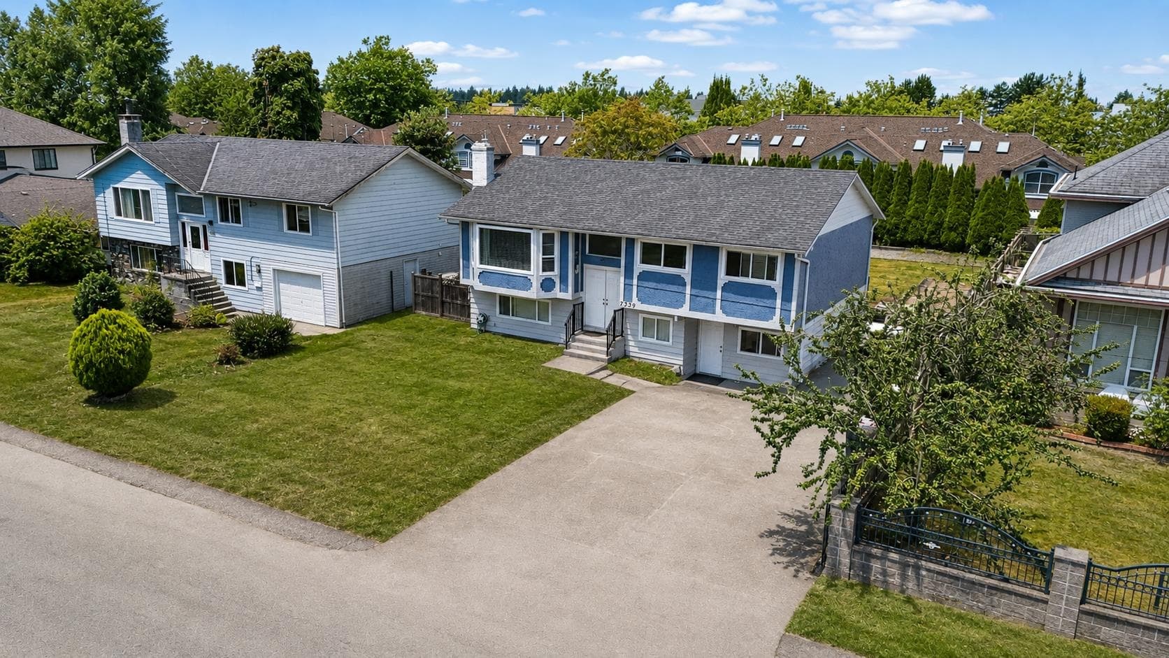 7339 122a Street, Surrey, V3W 3T2 — photo 1