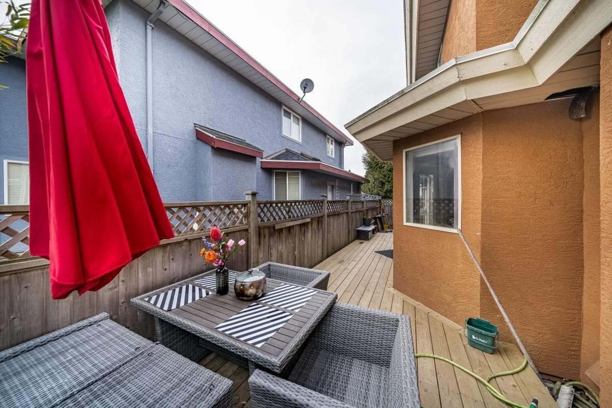 Main - 11079 162a St, Surrey, V4N 4S8 — photo 2