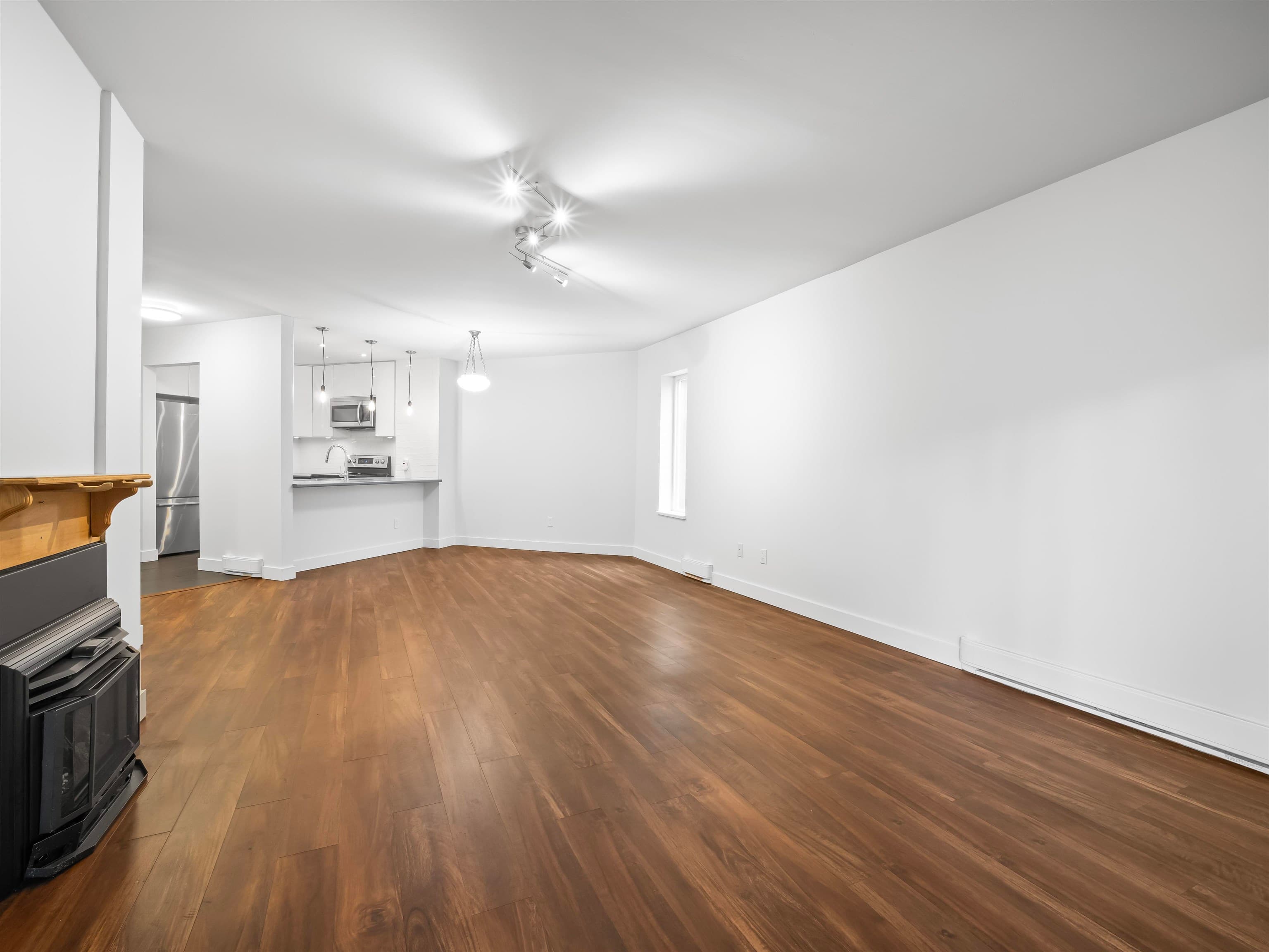 105 - 3191 Mountain Highway, North Vancouver, V7K 2H4 — photo 2