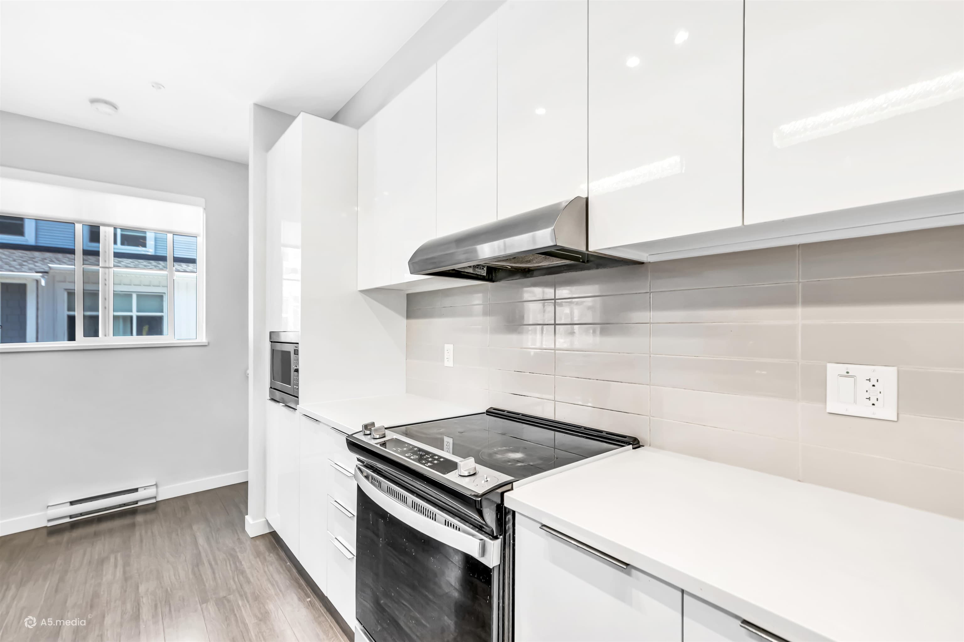 1038 - 11280 Pazarena Place, Maple Ridge, V2X 9H8 — photo 4
