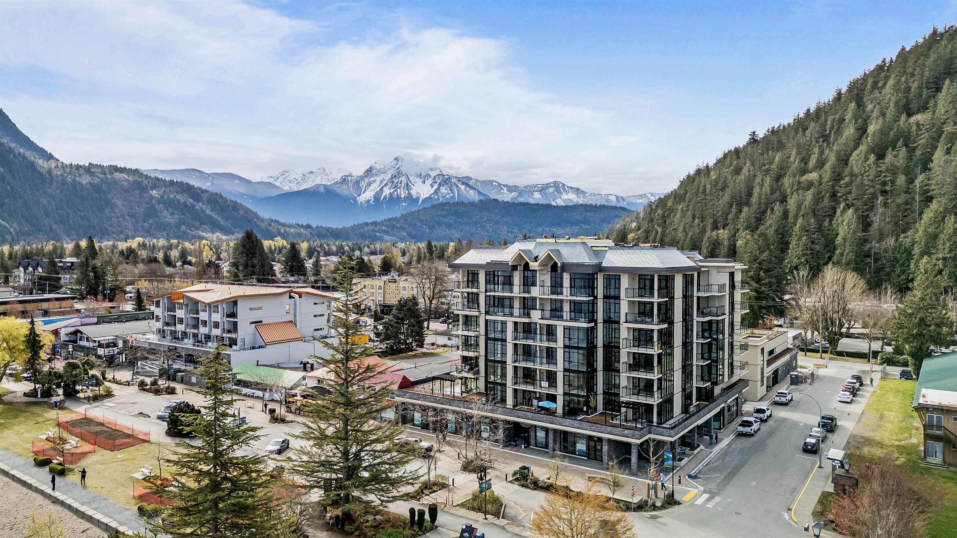 608 - 120 Esplanade Avenue, Harrison Hot Springs, V0M 1K0 — photo 1