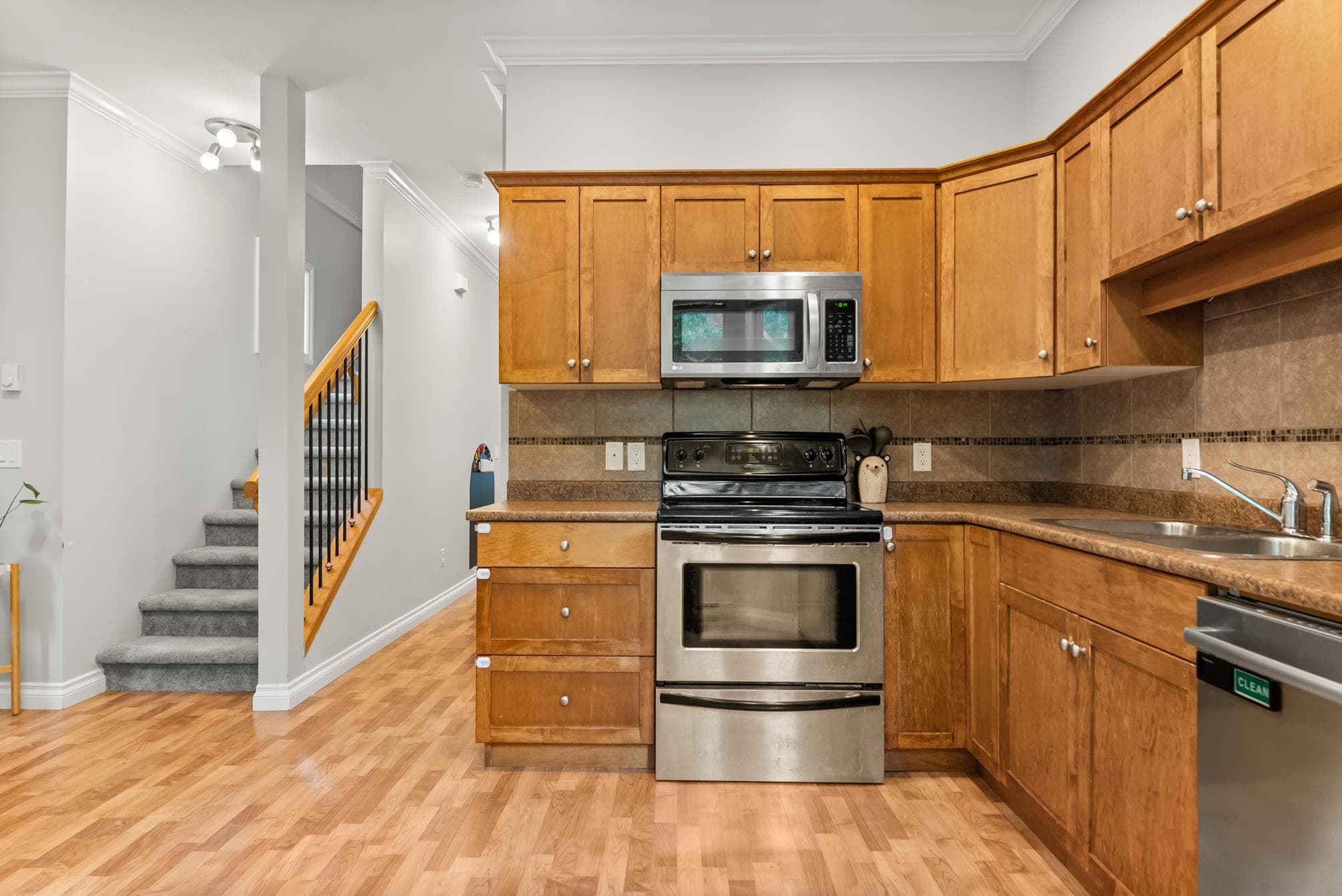 20 - 33321 George Ferguson Way, Abbotsford, V2S 2L6 — photo 3