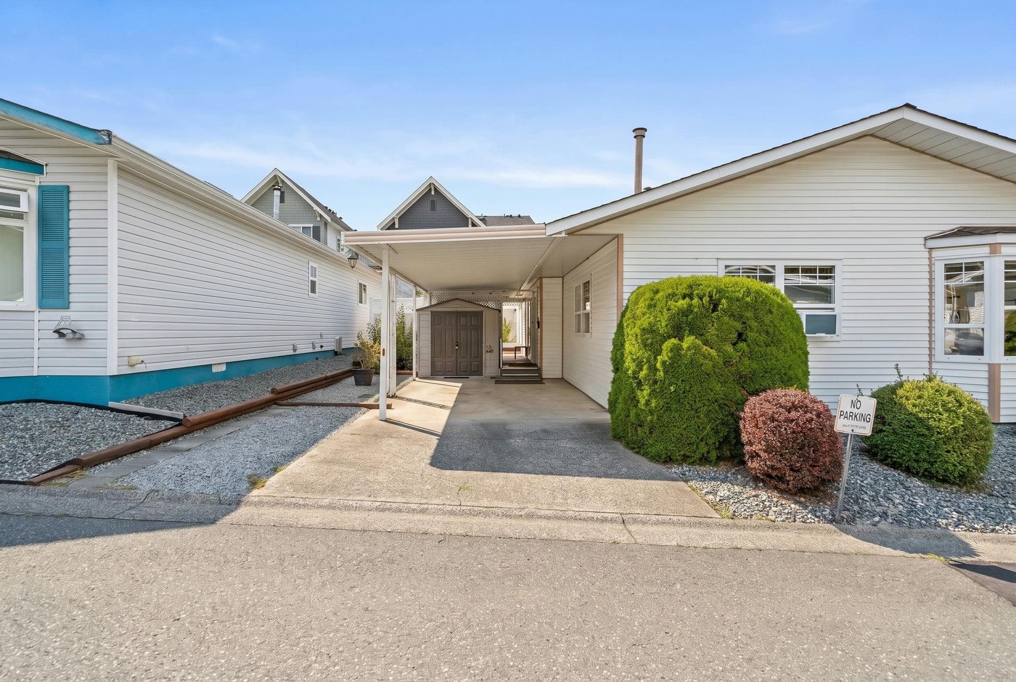 6 - 8078 King George Boulevard, Surrey, V3W 5B5 — photo 2
