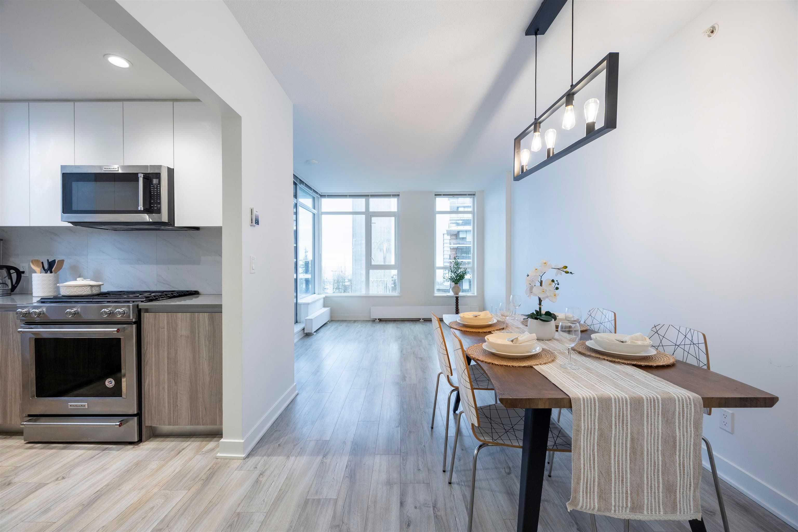 902 - 8940 University Crescent, Burnaby, V5A 0E7 — photo 2