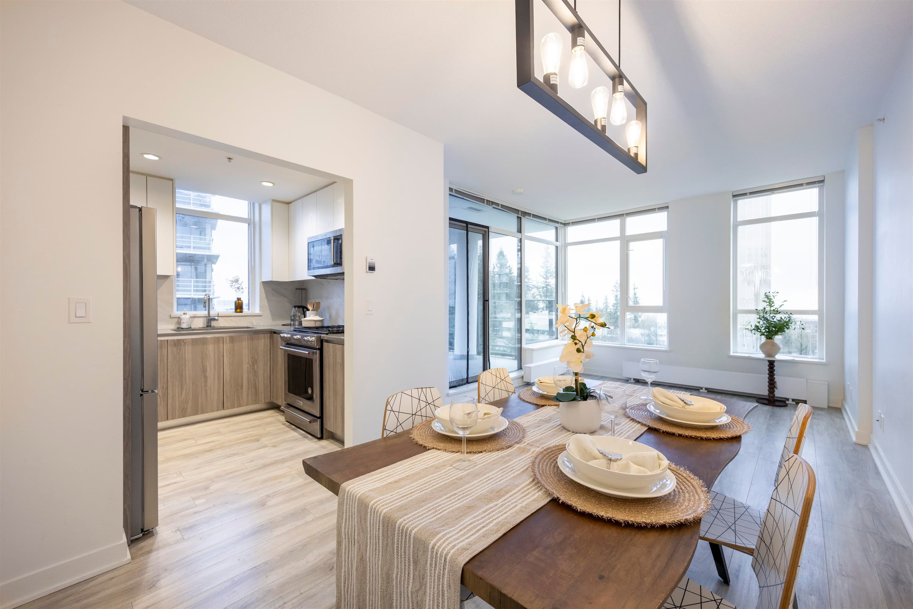 902 - 8940 University Crescent, Burnaby, V5A 0E7 — photo 1