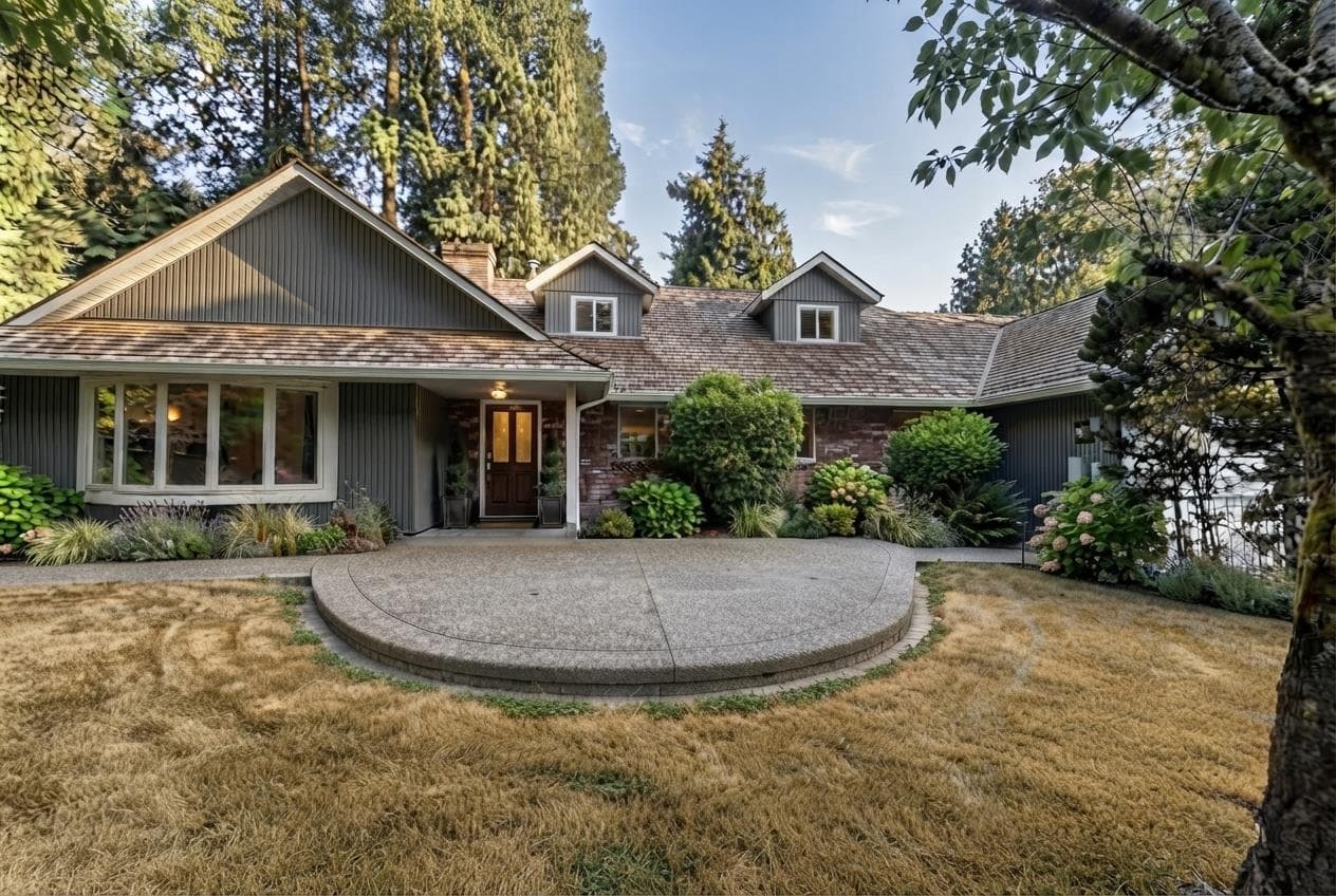 13768 32 Avenue, Surrey, V4P 2B8 — photo 1
