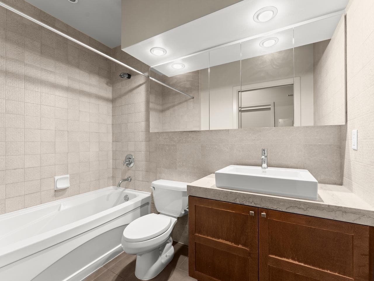 1113 - 1333 Georgia Street, Vancouver, V6E 4V3 — photo 3