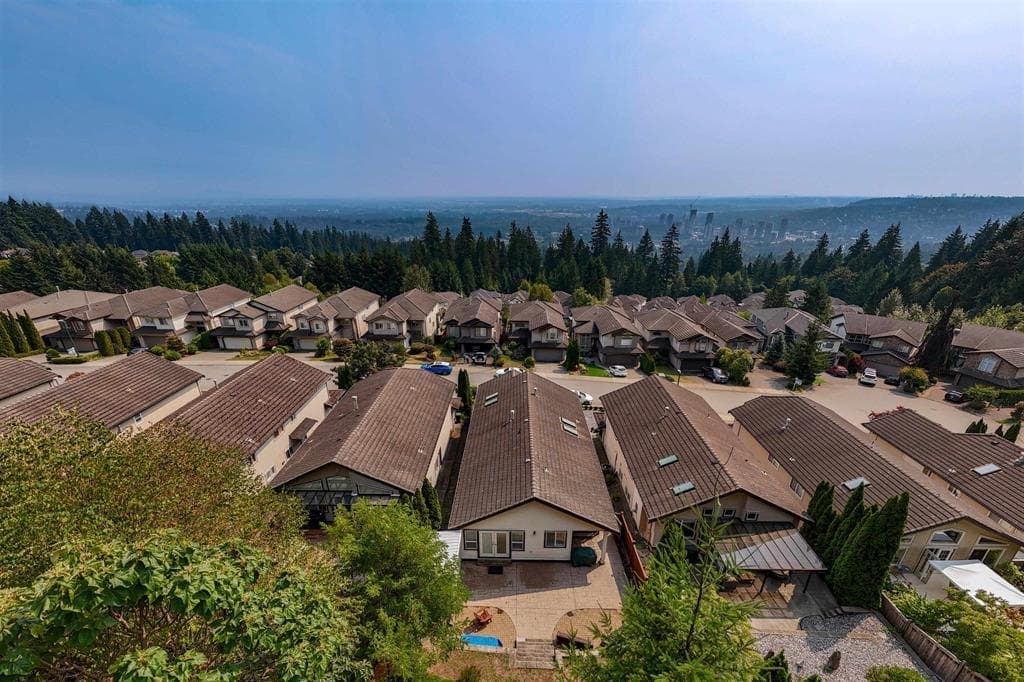 3017 Maplewood Court, Coquitlam, V3E 3P3 — photo 5