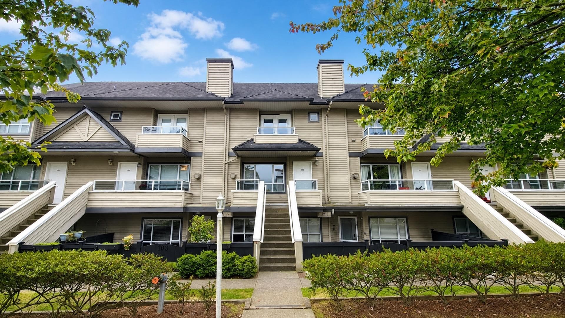 203 - 3938 Albert Street, Burnaby