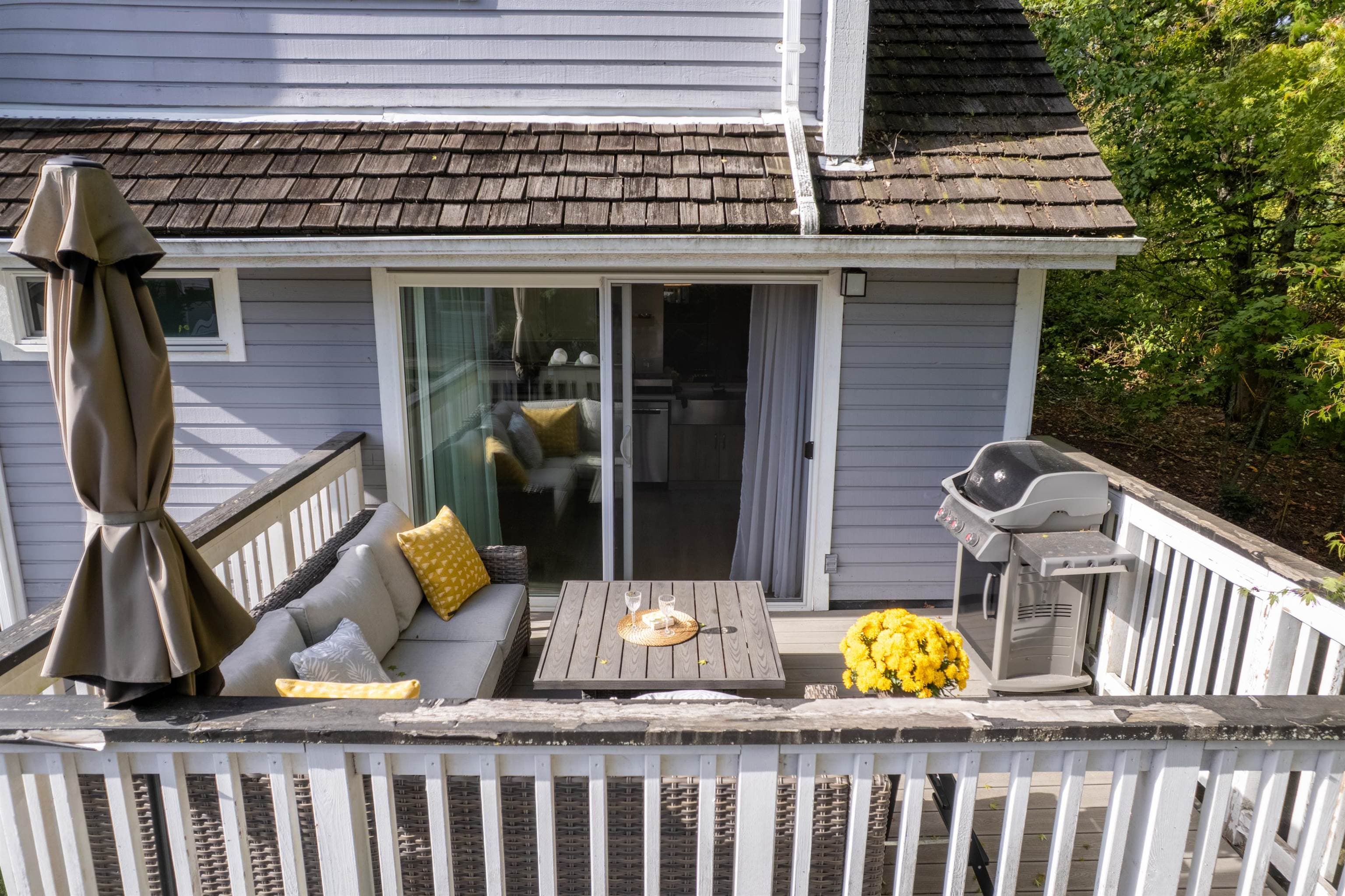 8167 Forest Grove Drive, Burnaby, V5A 4H5 — photo 3