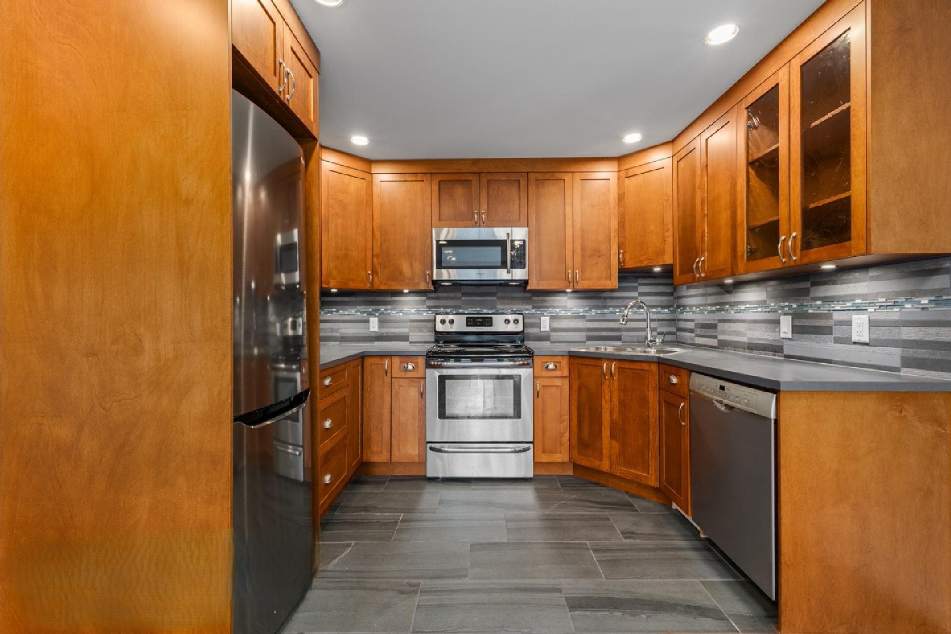 303 - 2033 West 7th Ave, Vancouver, V6J 1T3 — photo 5