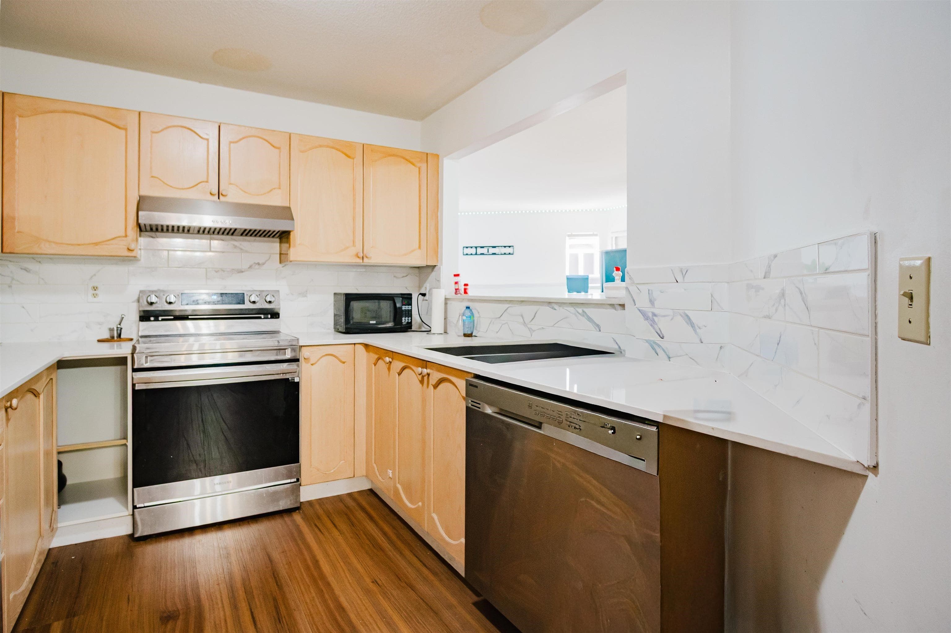 204 - 10721 139 Street, Surrey, V3T 4L8 — photo 4