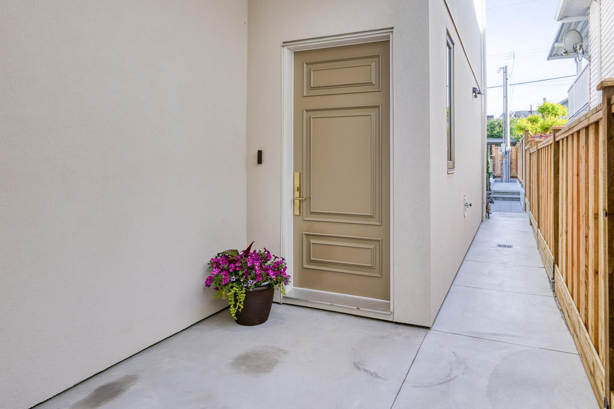 2 - 4136 Cambridge Street, Burnaby, V5C 1G9 — photo 3
