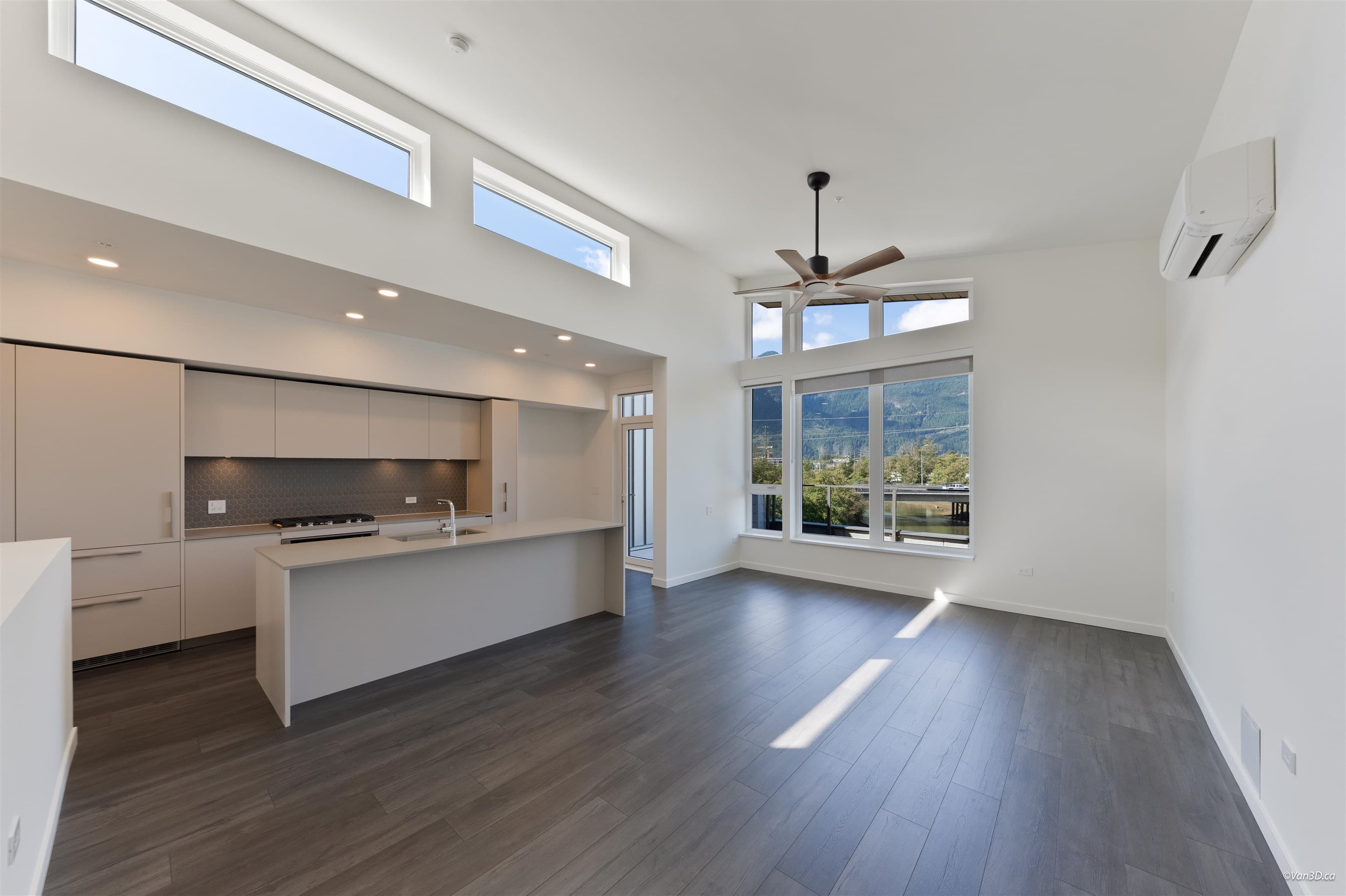 208 - 1502 Scott Crescent, Squamish, V8B 1G4 — photo 3